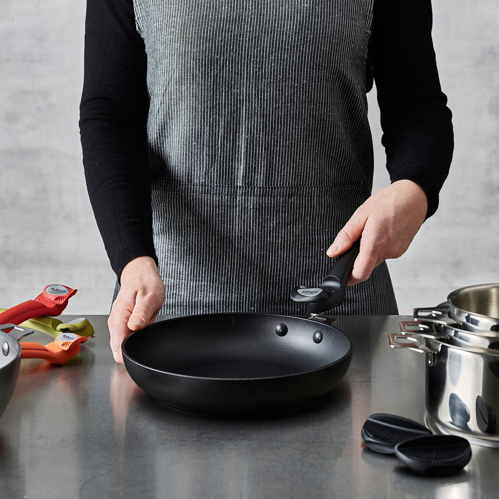 Choc 黑銀都會TWISTY活動柄系列 l 加厚不沾平底鍋 24cm (適用IH感應爐 / 需另加購握柄)