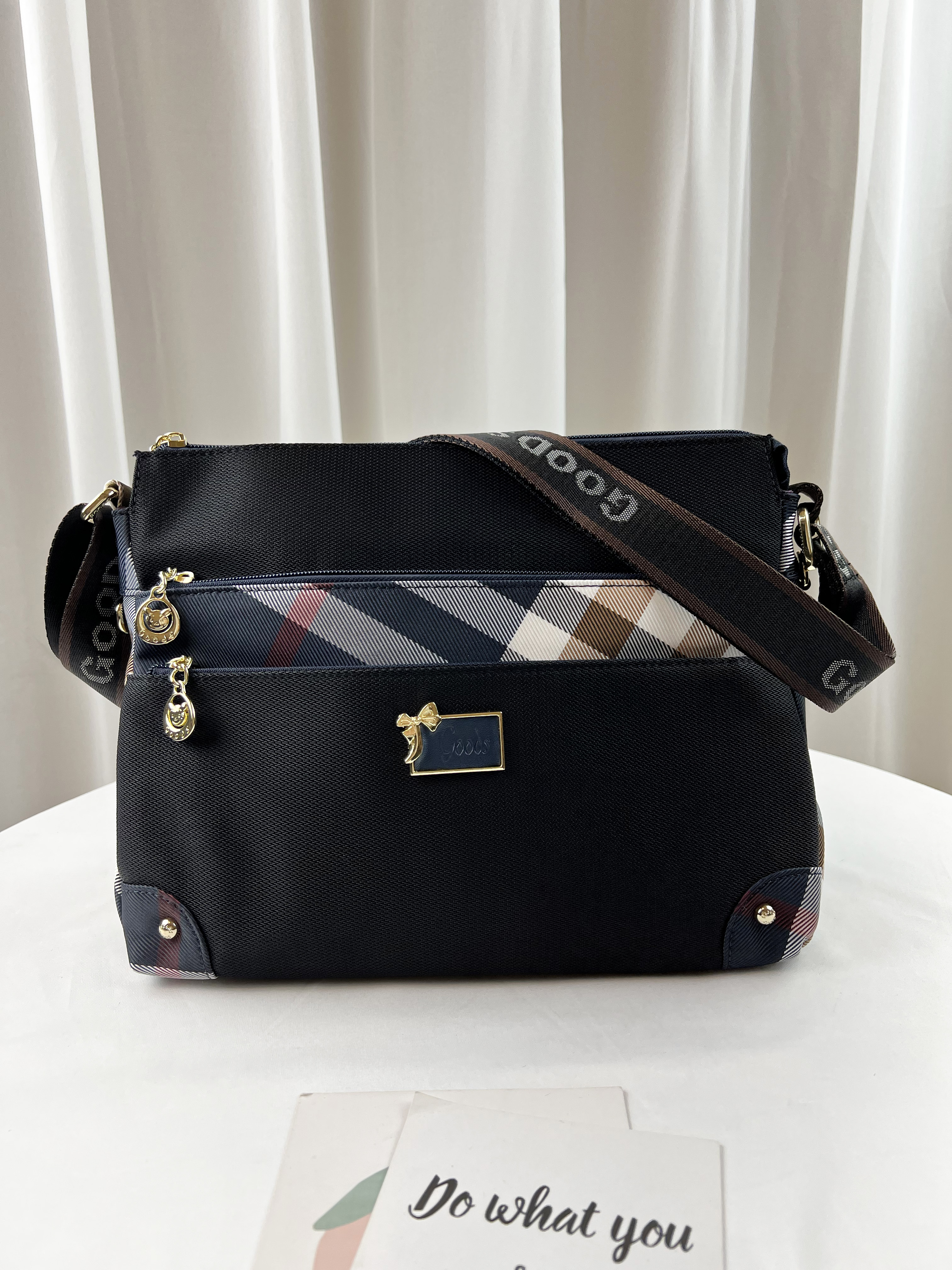 GOODS 大格黑 拼色防潑水側背包 #2045