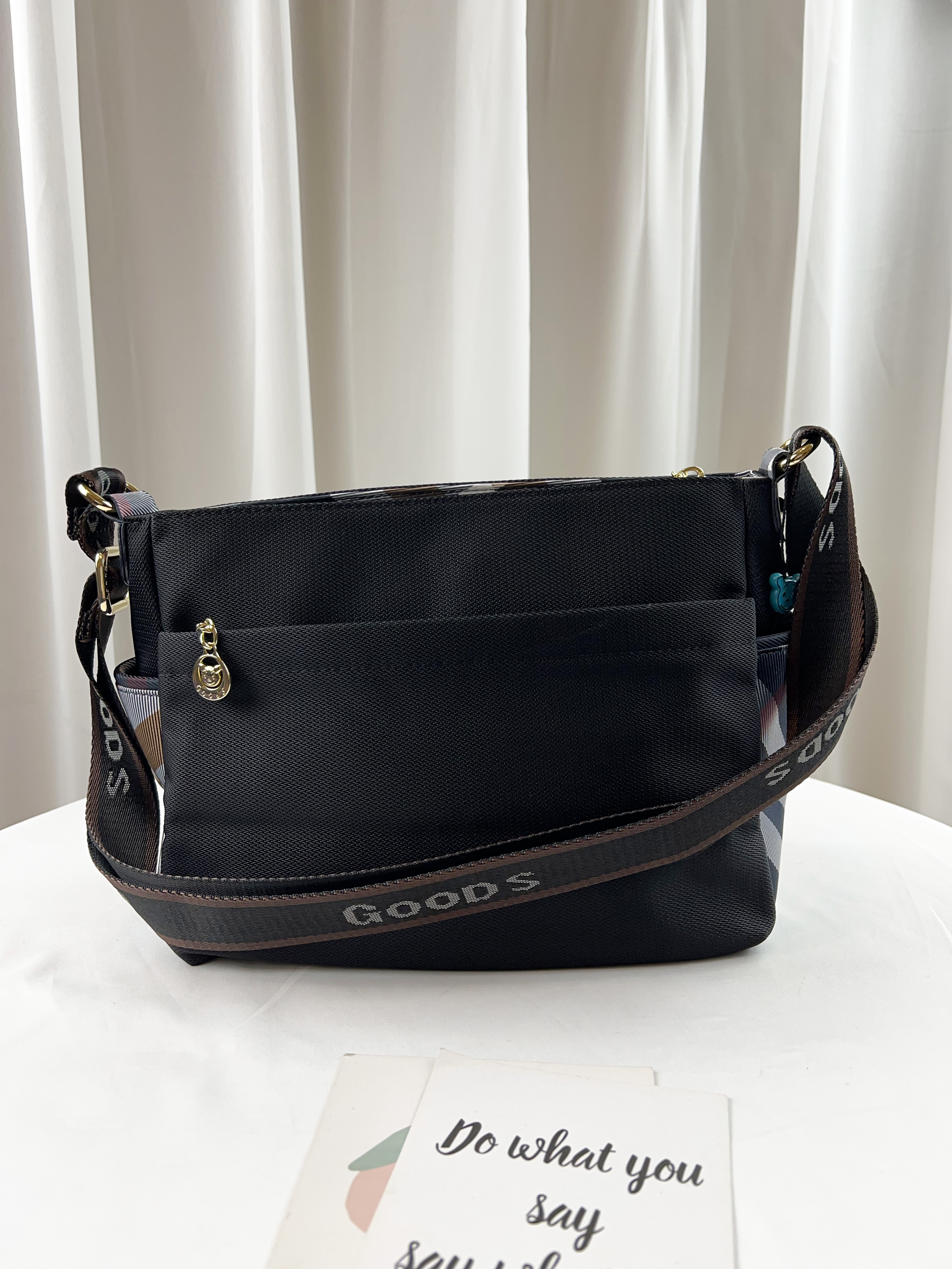 GOODS 大格黑 拼色防潑水側背包 #2502