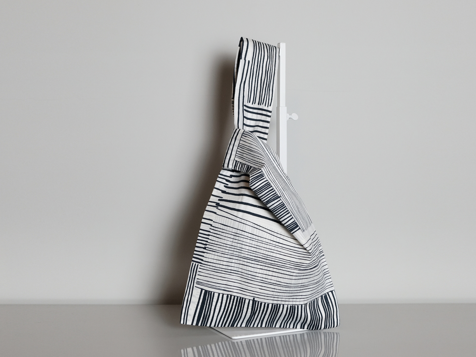 手挽包 / 編織深藍