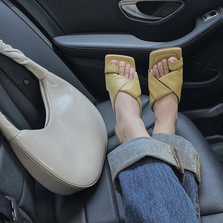 <韓國代購> LATELEE STUDIO PRETZEL BAG