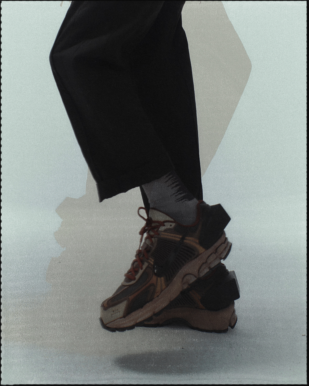 台灣設計配件品牌nozzle quiz x VACANT “IRRATIONAL” 聯名合作襪履｜非理性 不規則 雜訊線條 沈穩低調 黑暗色系 反抗調性