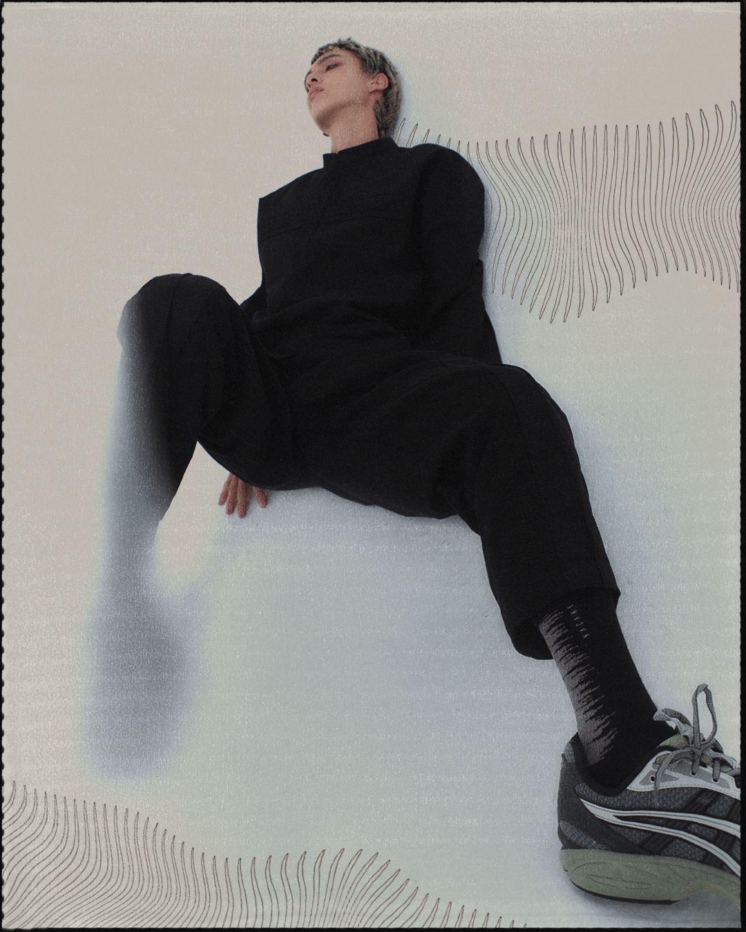 台灣設計配件品牌nozzle quiz x VACANT “IRRATIONAL” 聯名合作襪履｜非理性 不規則 雜訊線條 沈穩低調 黑暗色系 反抗調性