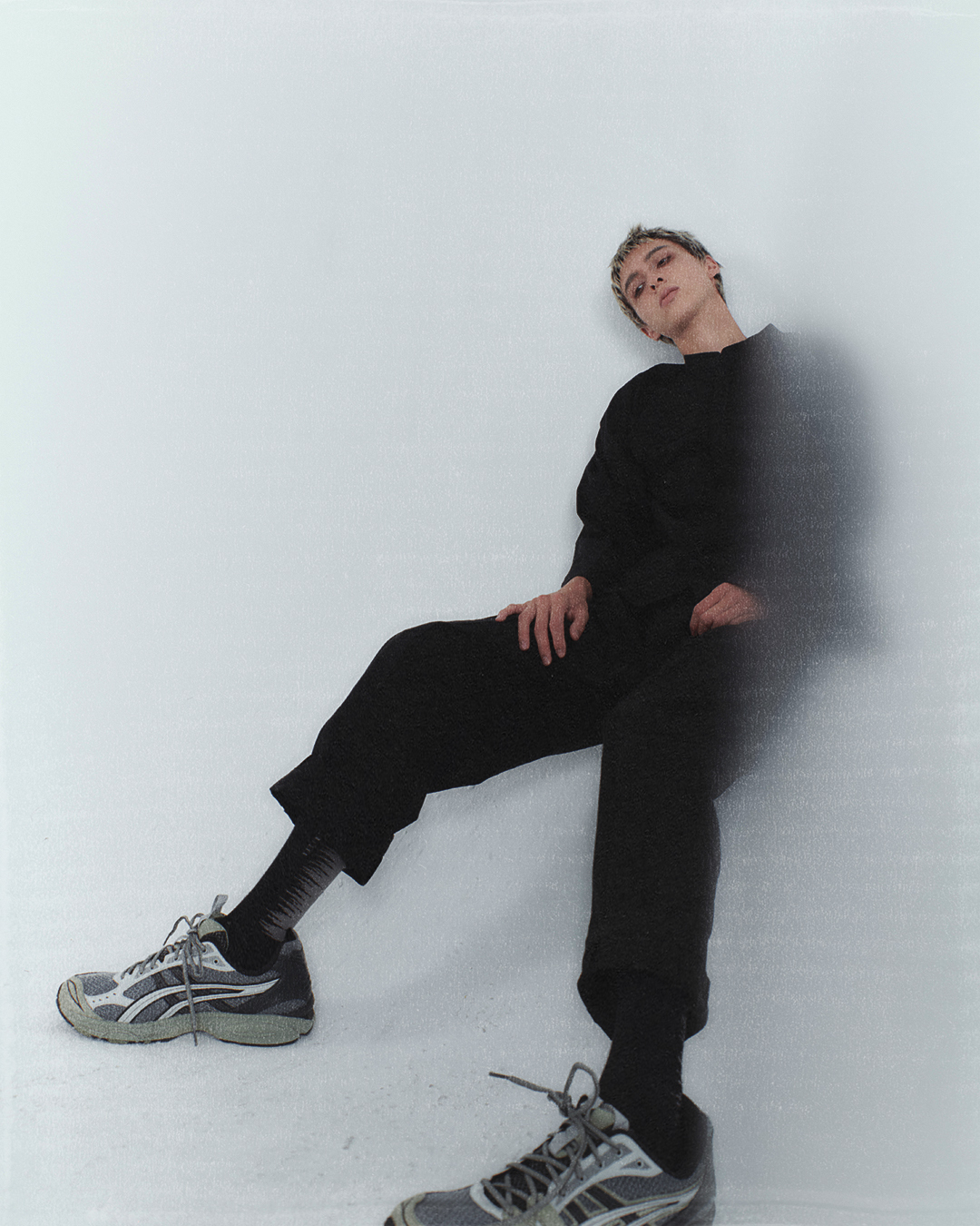 台灣設計配件品牌nozzle quiz x VACANT “IRRATIONAL” 聯名合作襪履｜非理性 不規則 雜訊線條 沈穩低調 黑暗色系 反抗調性