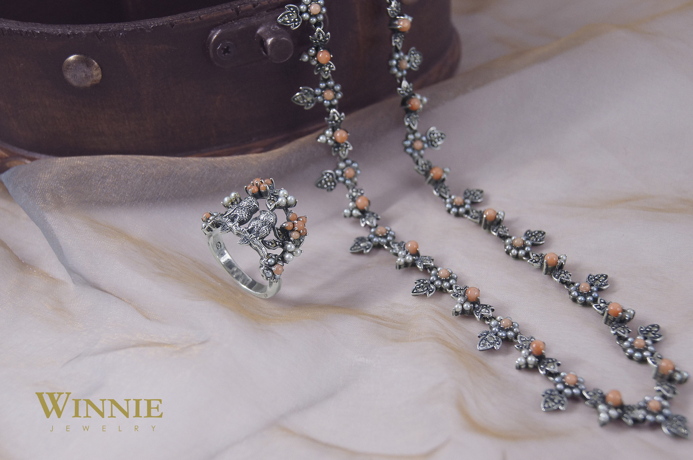 花草交錯珊瑚項鍊