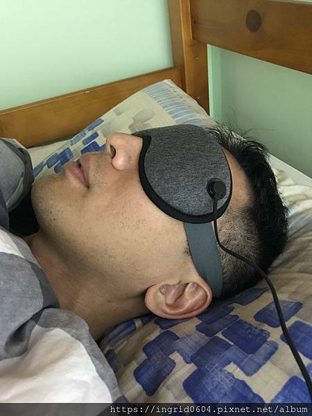 V哥B妹這一家推薦Beroso倍麗森磁吸式3段控溫熱敷眼罩