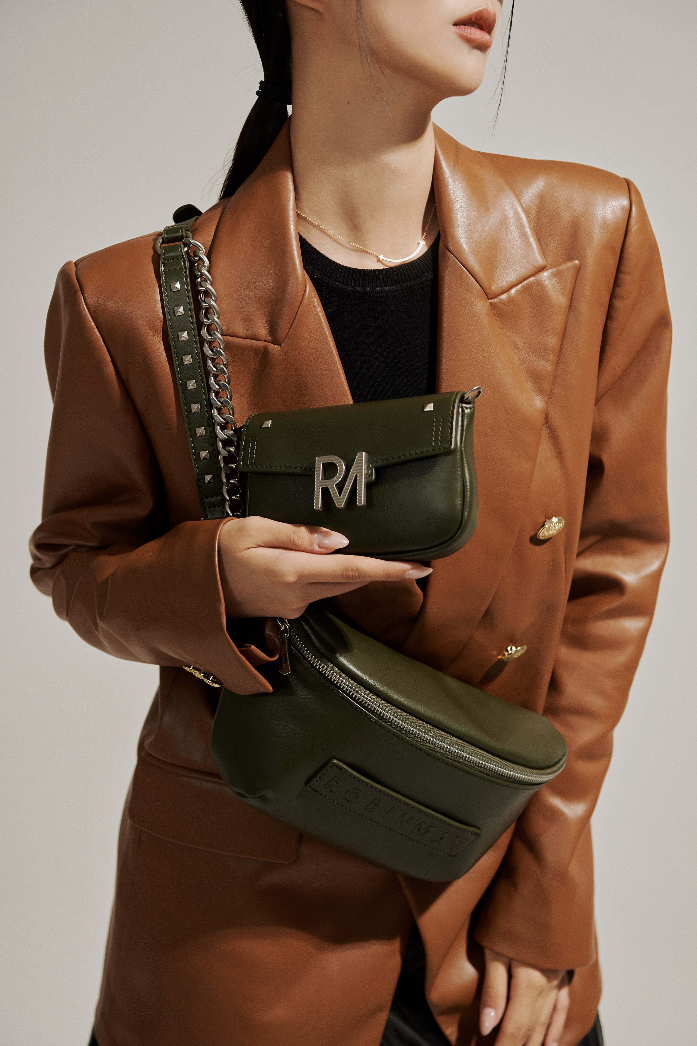 塔羅盛典胸包 ，龐克風格，喚起你的叛逆靈魂。