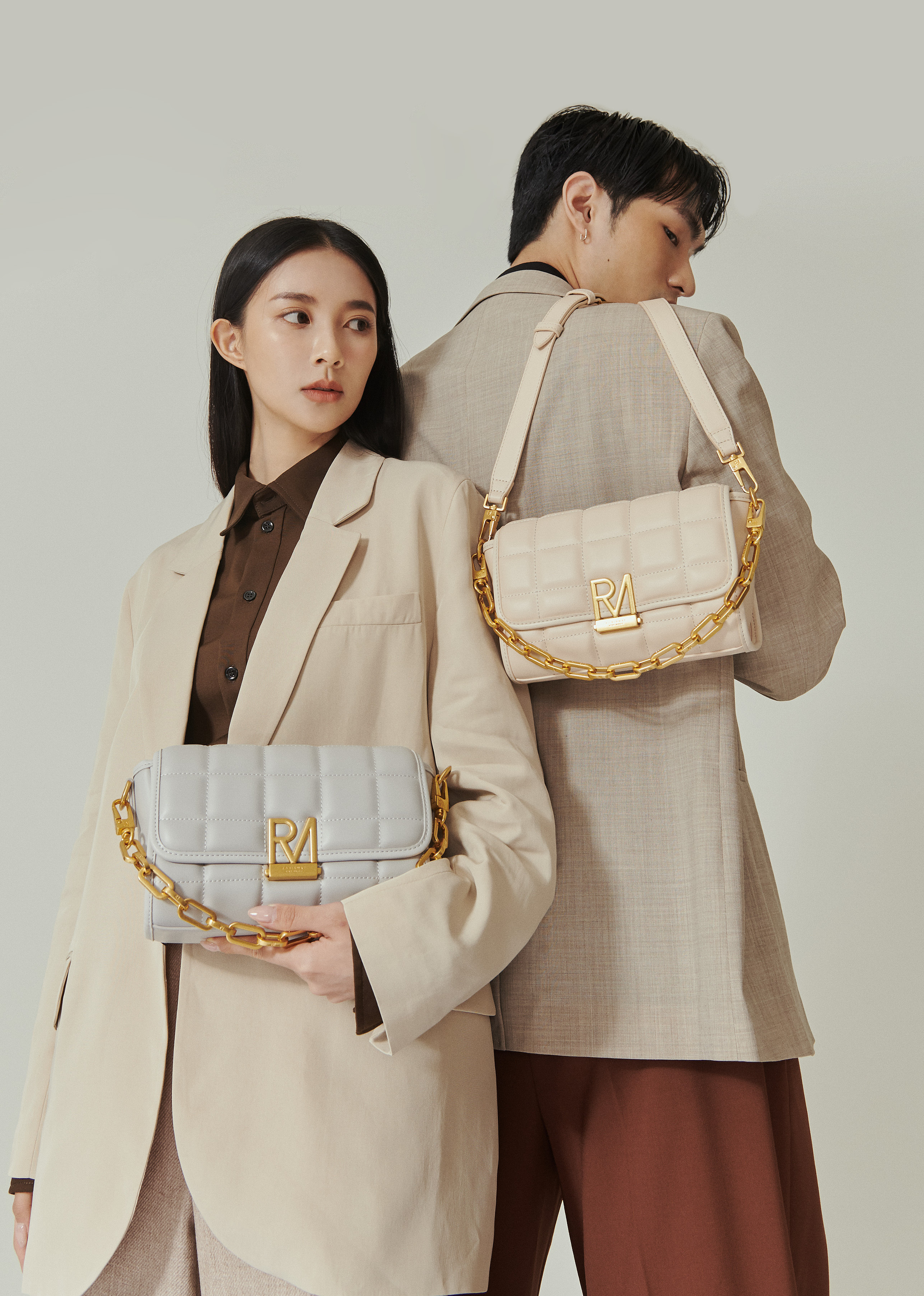 而格拉寶盒也是推出經典色  『 黑、灰白、摩卡杏、麋灰色 』