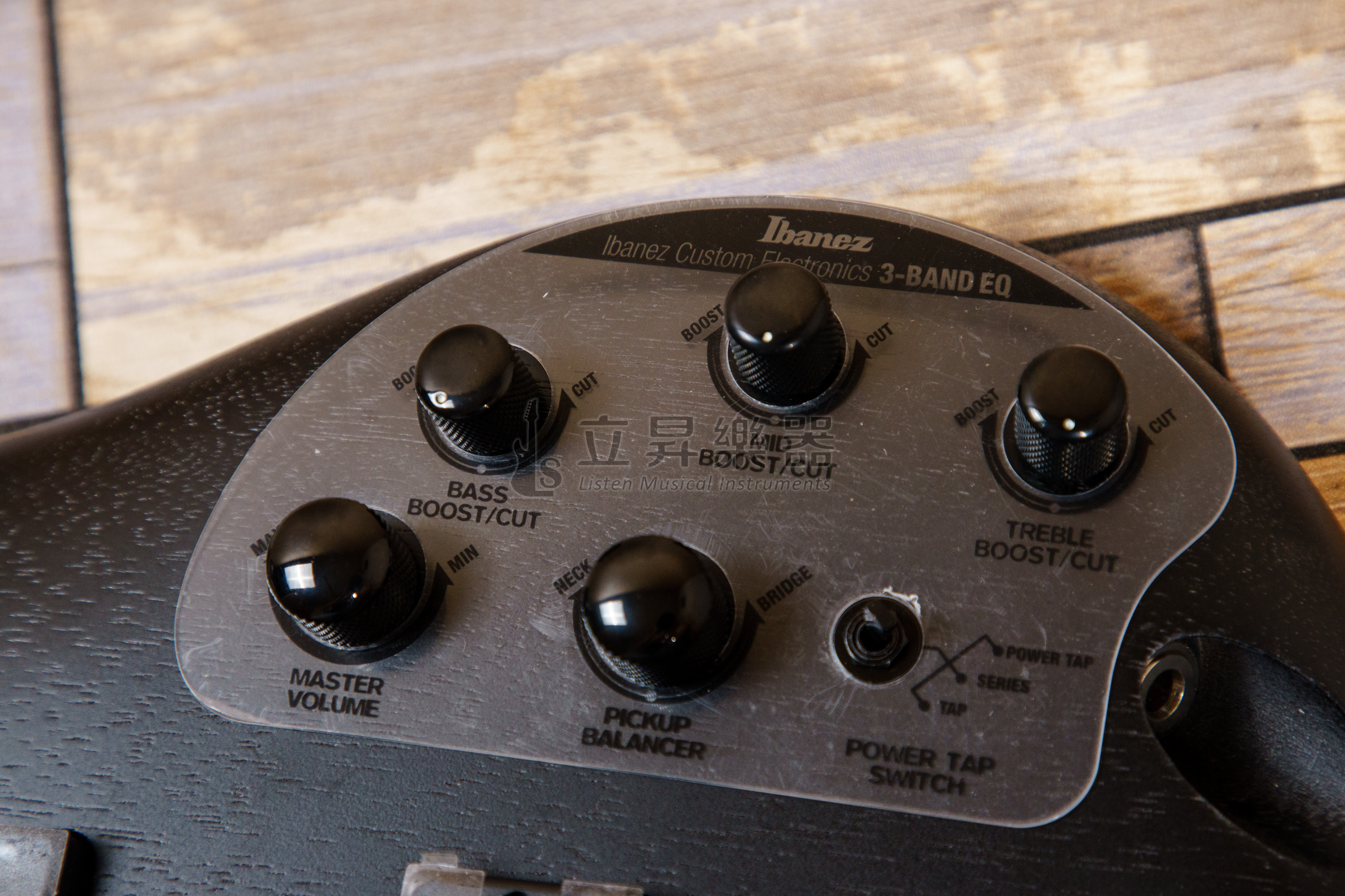 Ibanez SR300EB 主動式 電貝斯 Jatoba指板  SR300EB-WK 消光黑 Ibanez SR300EB 主動式 電貝斯 Jatoba指板 SR300EB-WK 消光黑 / SR300EB-CA 紅色 第 5 張圖片｜三峽吉他 / Bass