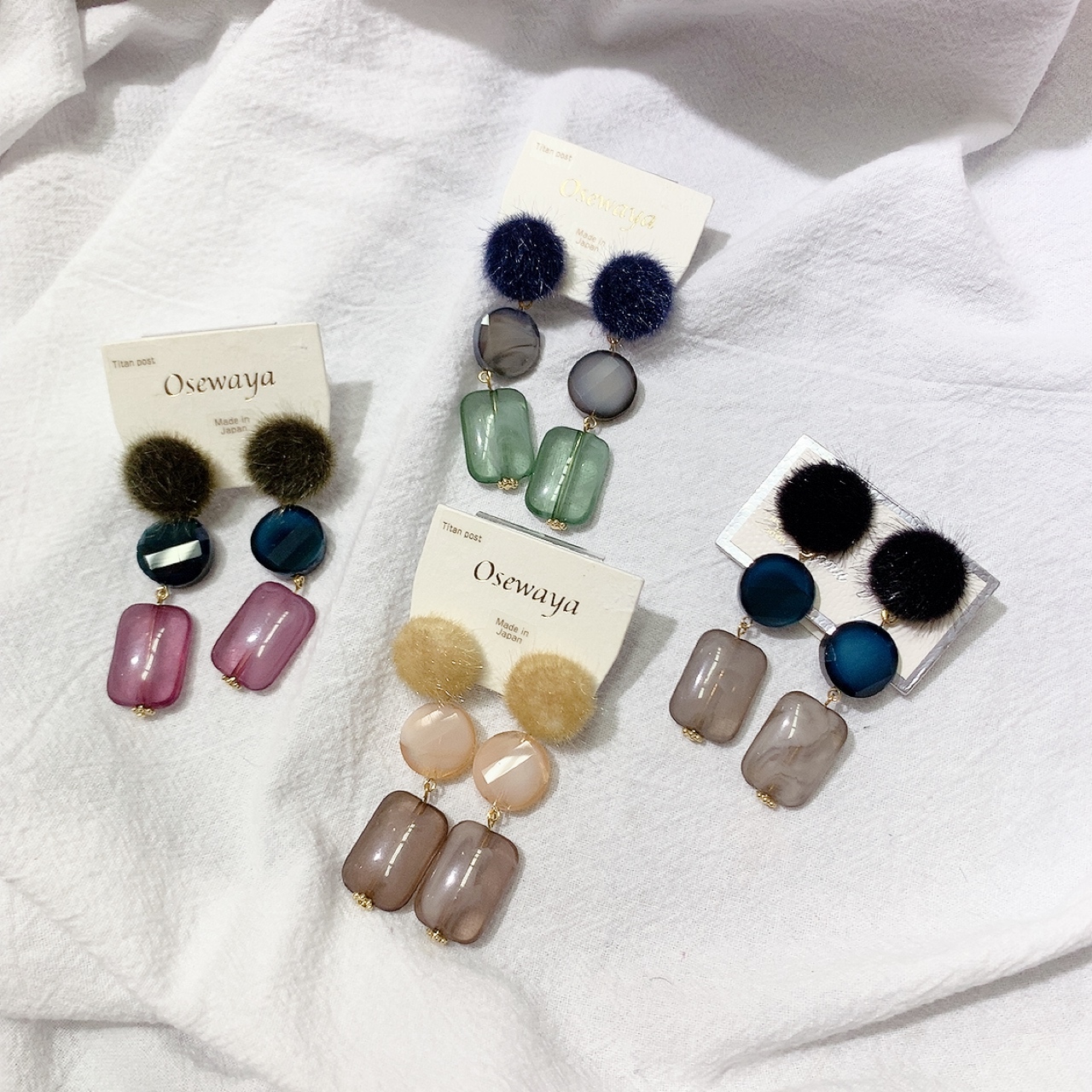 [日本制] 絨面鈕扣小石耳環