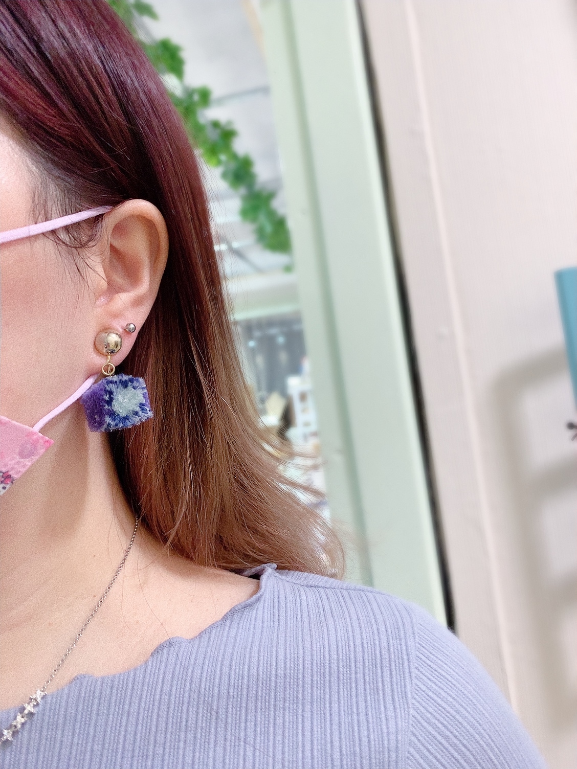 拼色毛毛球耳環 (網站限定優惠)