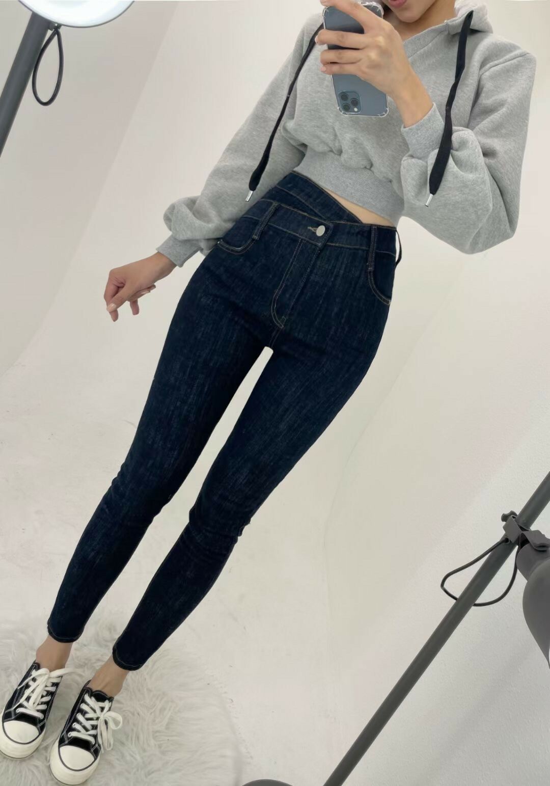 660高腰造型斜褲頭牛仔長褲