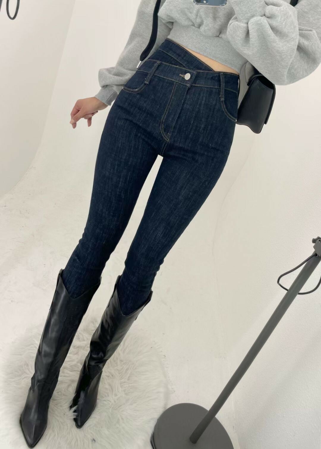 660高腰造型斜褲頭牛仔長褲