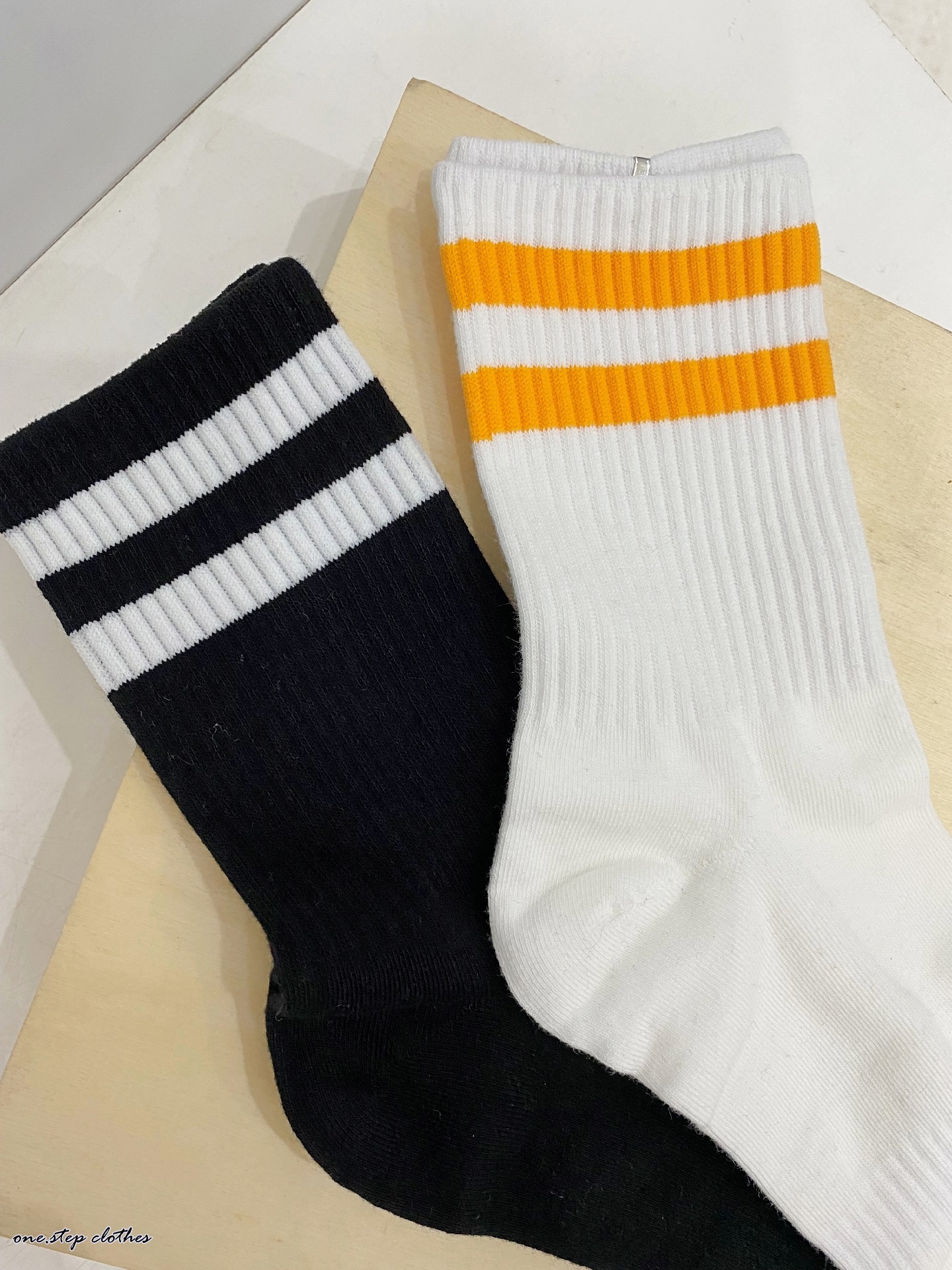 正韓街頭感率性雙條襪