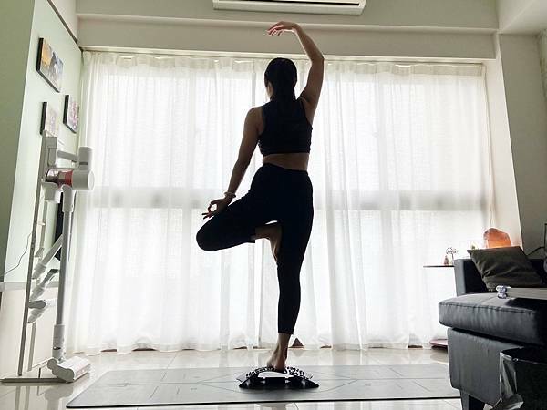 仙女志雄推薦Beroso倍麗森旋轉式拉背器和橡膠止滑瑜珈墊