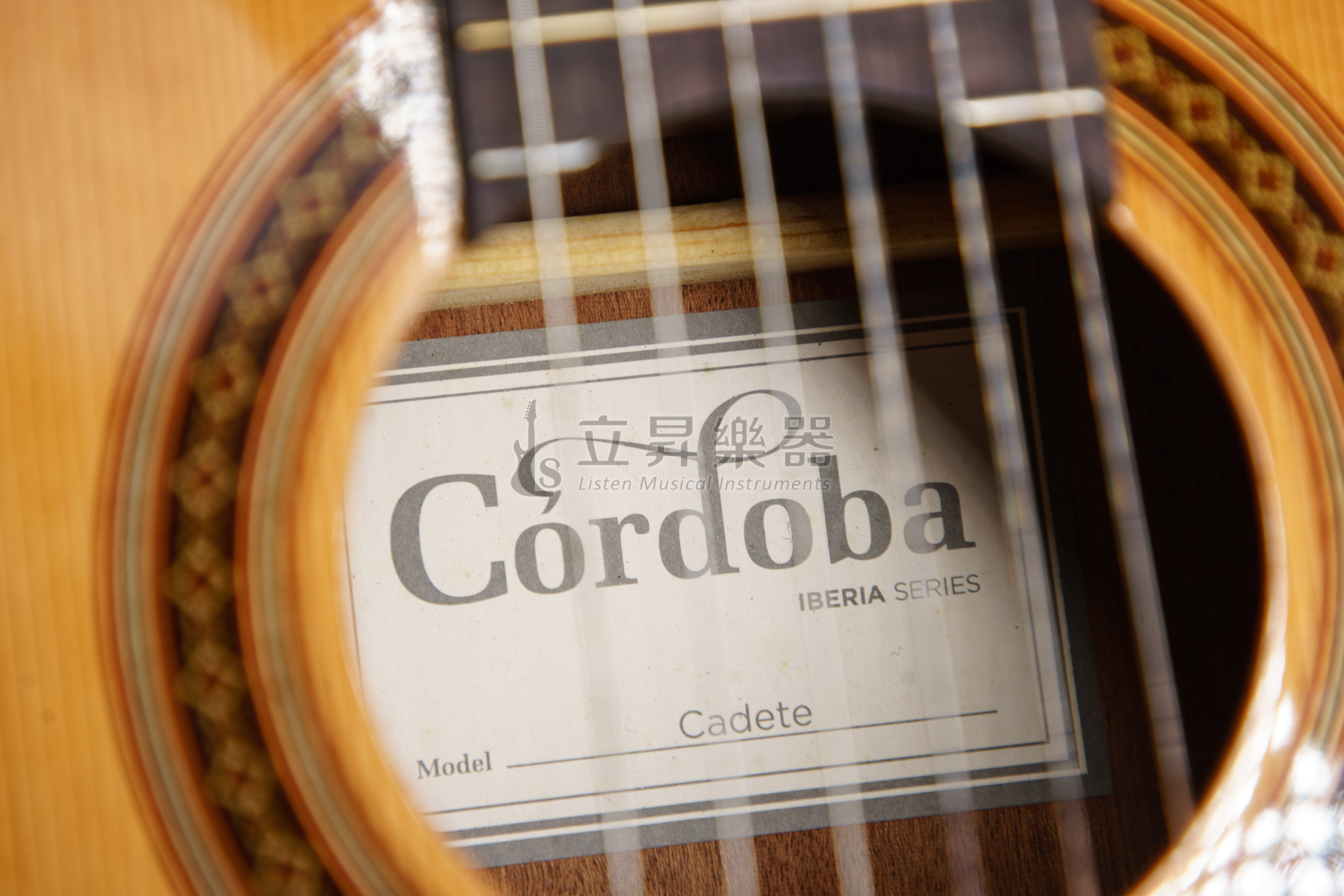 Cordoba 古典吉他 Cordoba Cadete 3/4琴身 36吋 紅杉木面單板 桃花心側背 原廠厚袋 送腳踏板、擦琴布 第 4 張圖片｜三峽吉他 / Bass