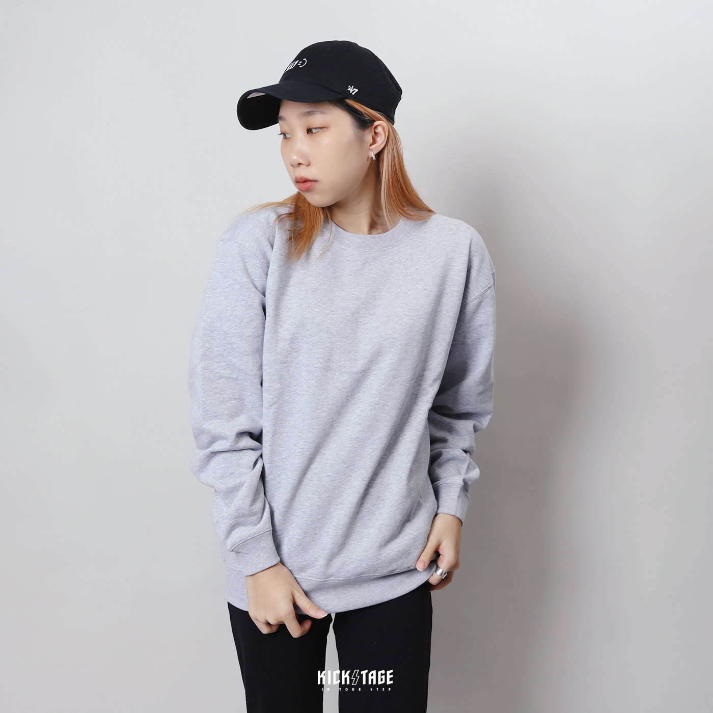 男女款 UNITED ATHLE 黑色 灰色 深藍 沙色 素面 基本款 10OZ 純棉 大學T 衛衣【504401】