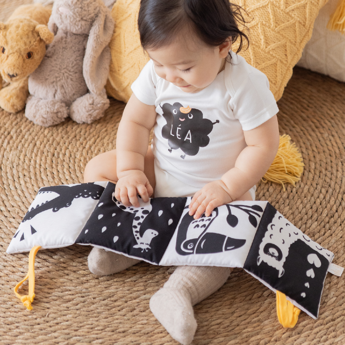 黑白布書+圍兜+包屁衣禮盒組