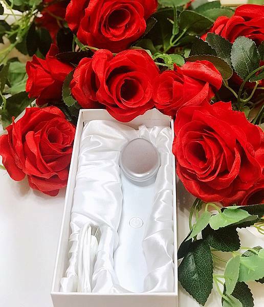 我是涵兒是隻企鵝推薦Beroso緊緻亮眸逆齡冷暖按摩美顏機