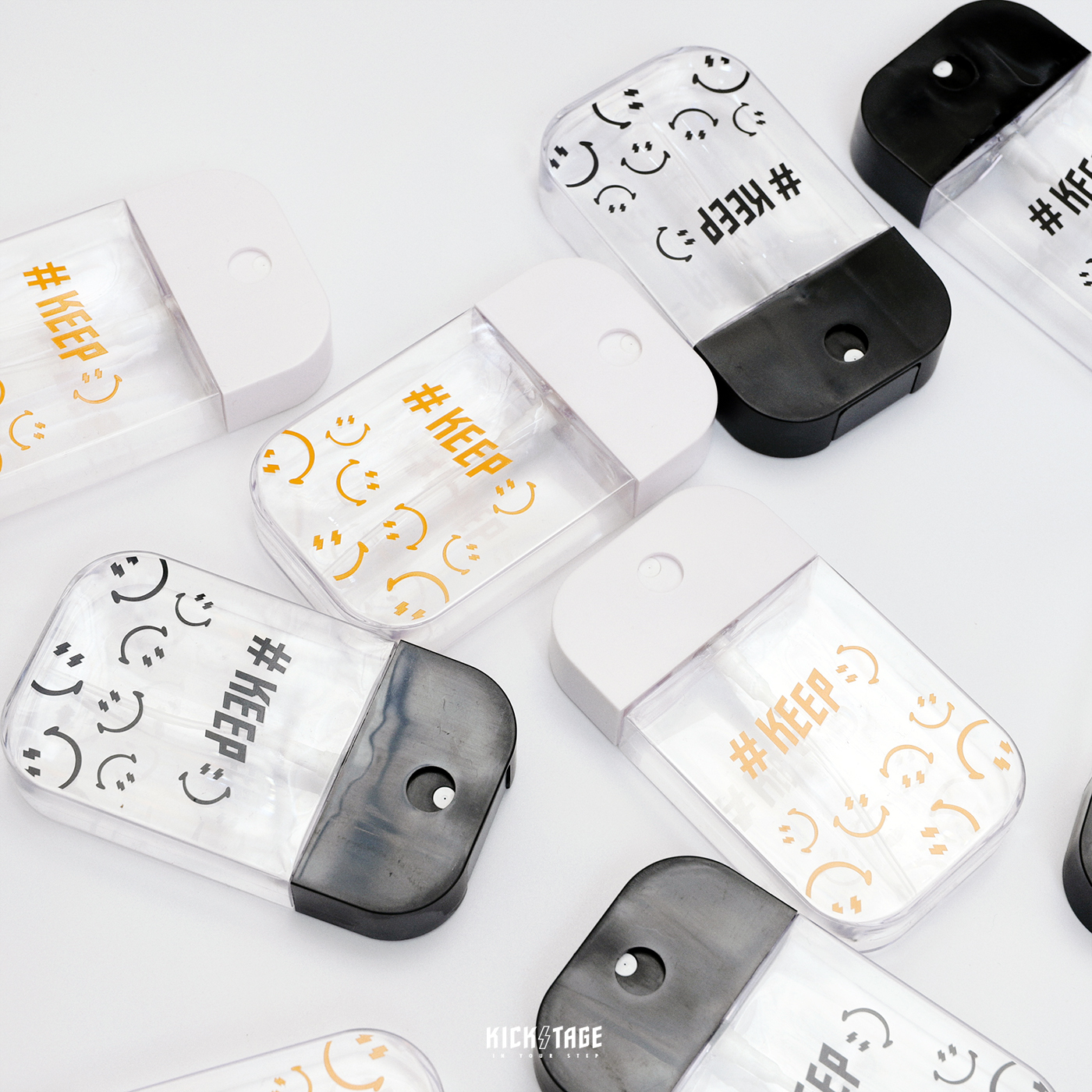 KICKSTAGE #KEEP SPRAY BOTTLE 白色 黑色 閃電微笑 攜帶式卡片噴霧瓶 隨身酒精噴瓶【KS93】