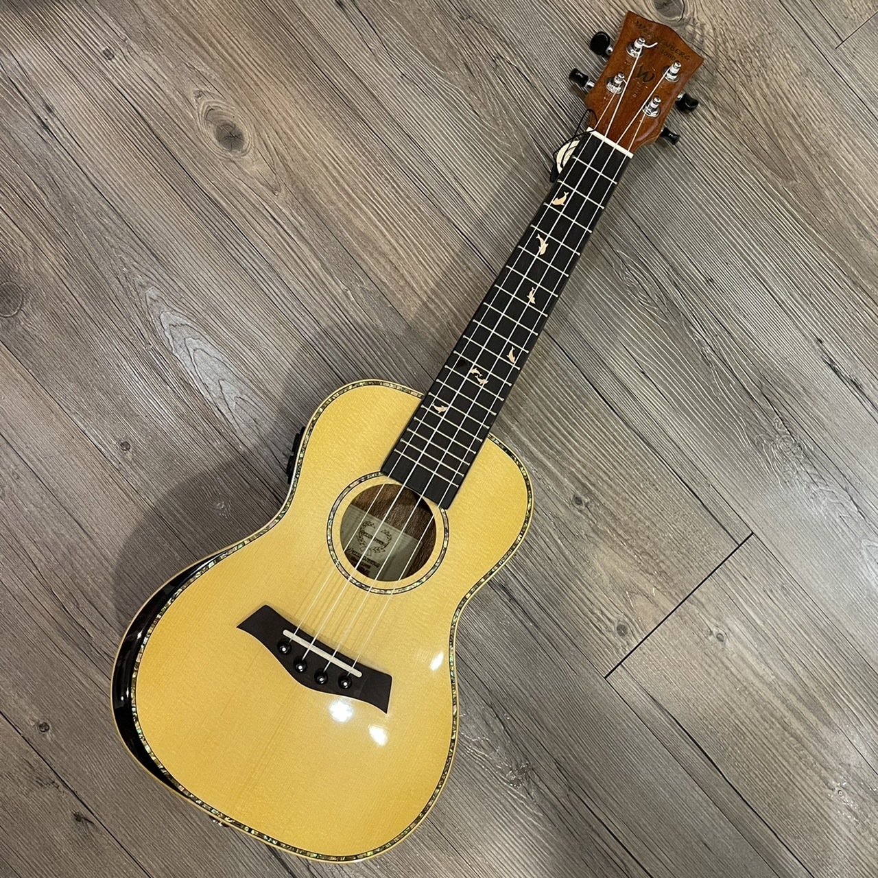 Weissenberg U3SME 烏克麗麗 可插電 加振拾音器