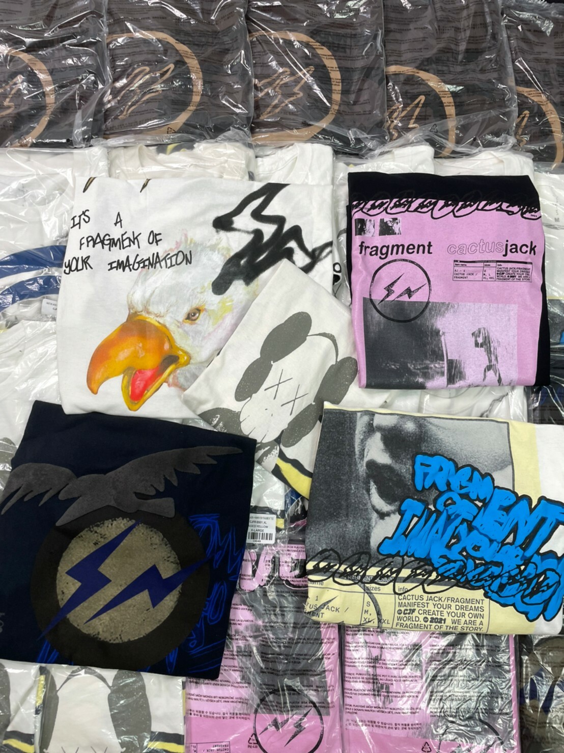 Travis Scott X Fragment design X KAWS 藤原浩 聯名 短T