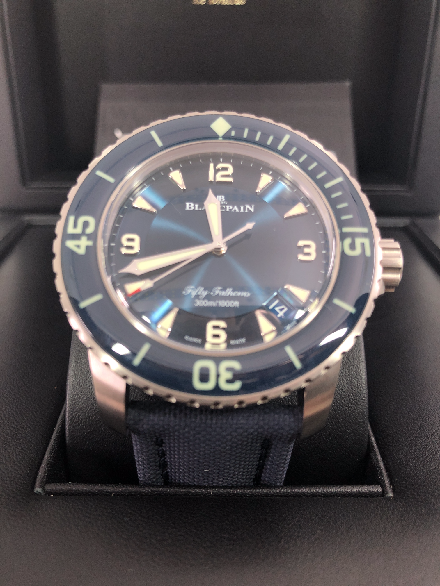BRAND NEW BLANCPAIN FIFTY FATHOMS 5015-12B40-O52A BLUE DIAL TITANIUM 45 mm
