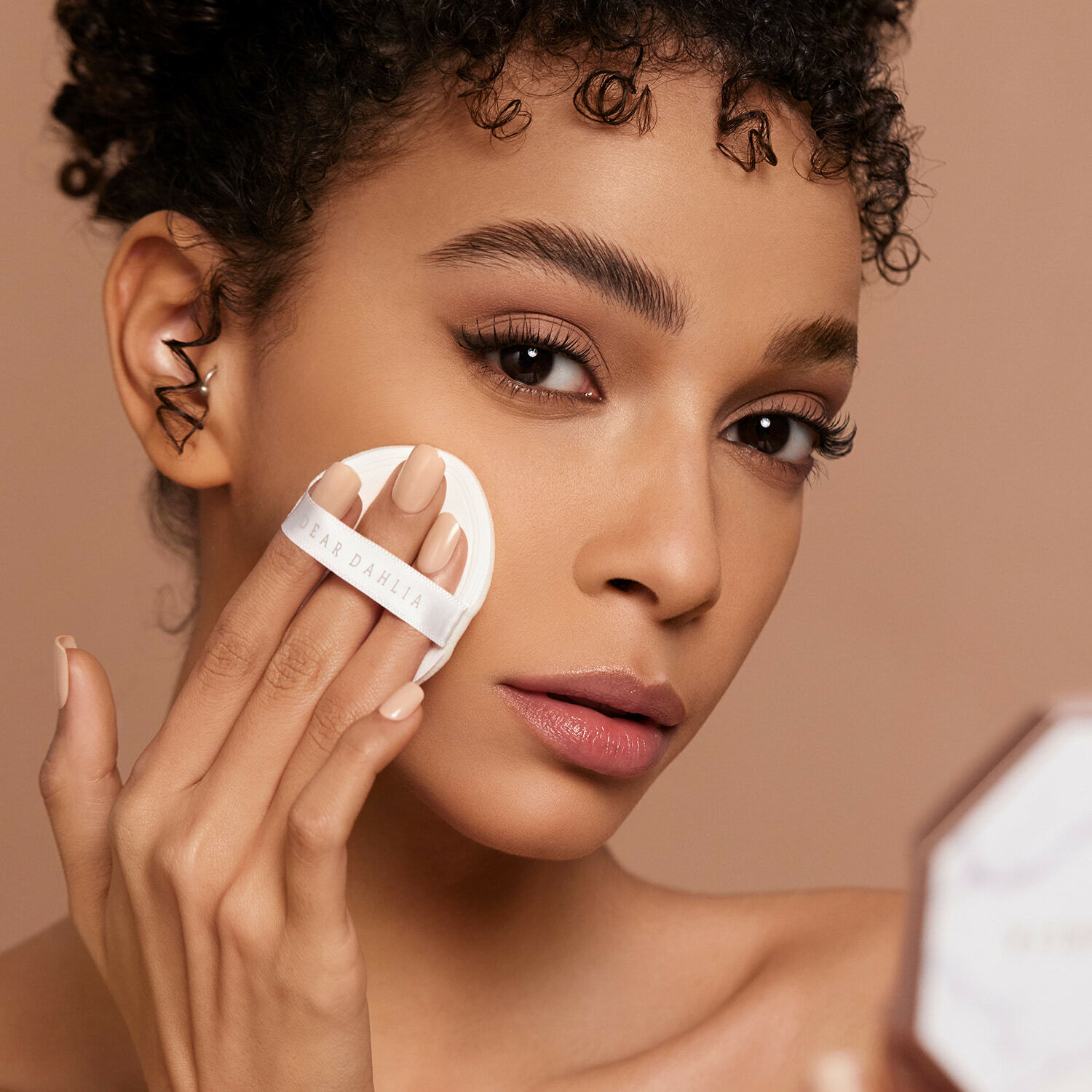 Dear Dahlia Skin Paradise Soft Velvet Setting Powder Compact