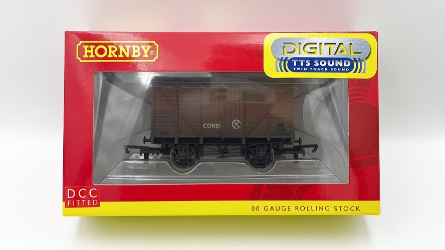 Hornby R6888TTS HO規 篷車.有音效.舊化