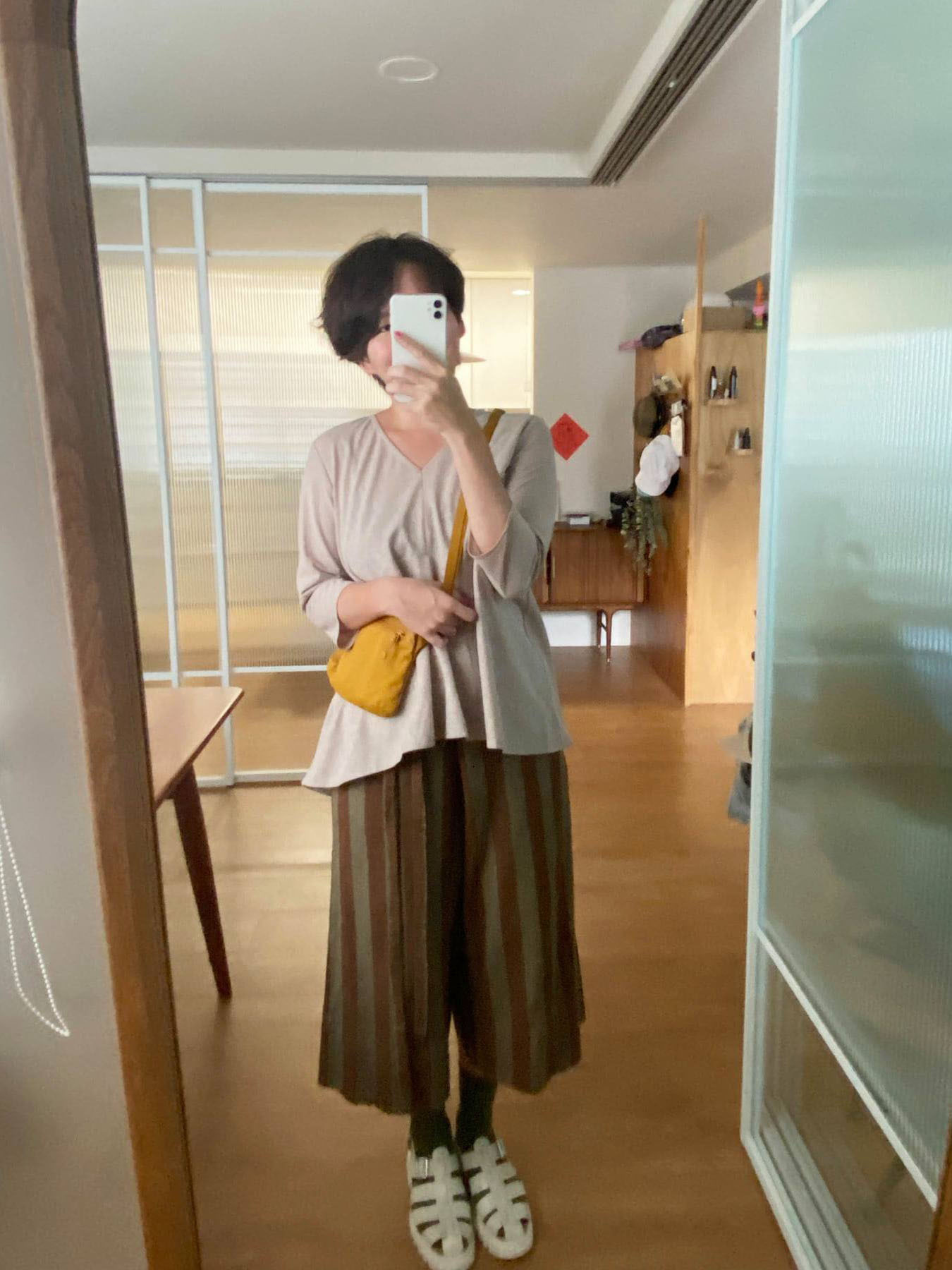 日出V領剪接長袖上衣-初晨