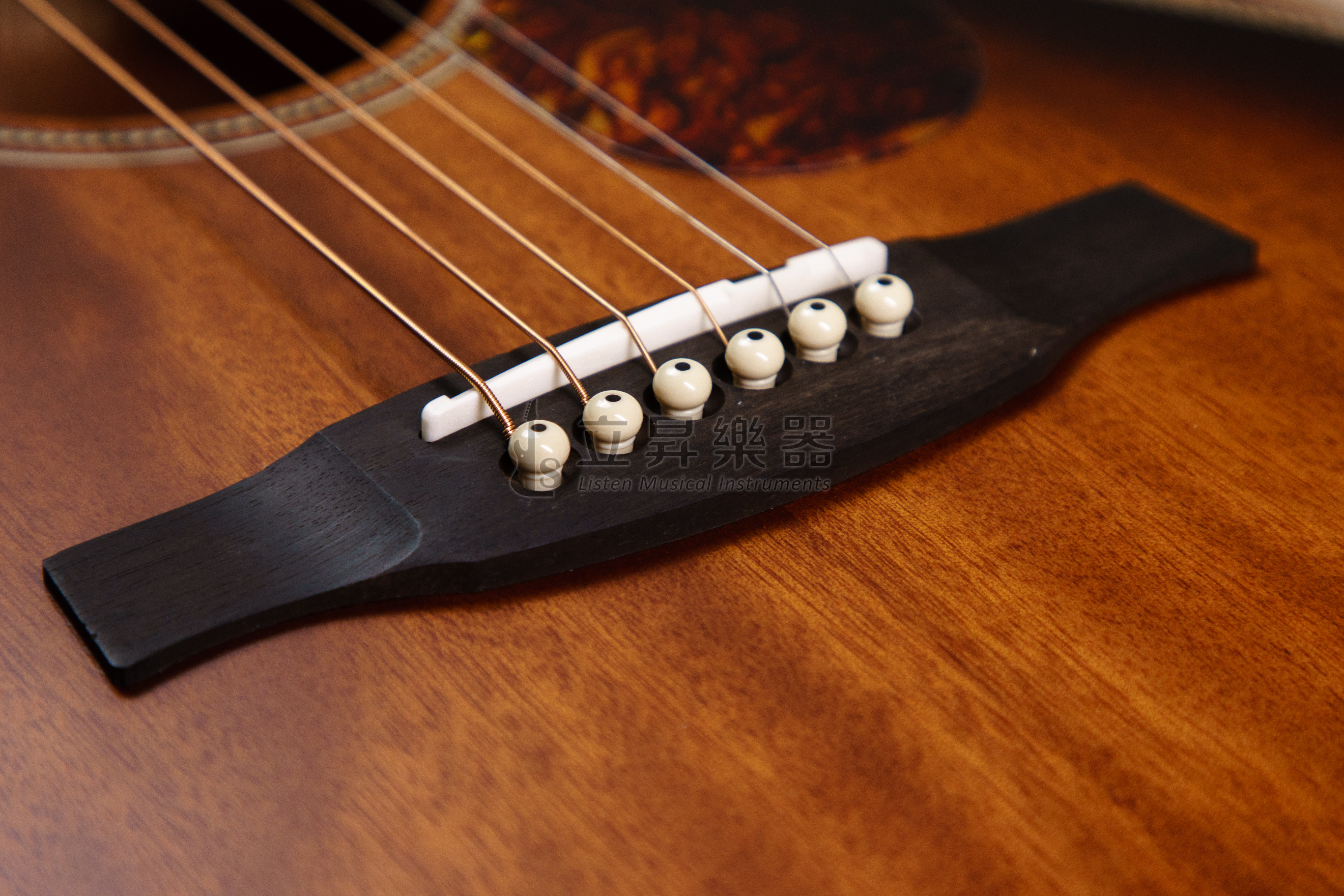 PRS PRS SE P20E TS 菸草漸層色 電木吉他 Parlor 桶身 桃花心面單板 側背板桃花心木 Fishman GT1 拾音器 附原廠厚琴袋 型號PPE20SATS 第 6 張圖片｜三峽吉他 / Bass