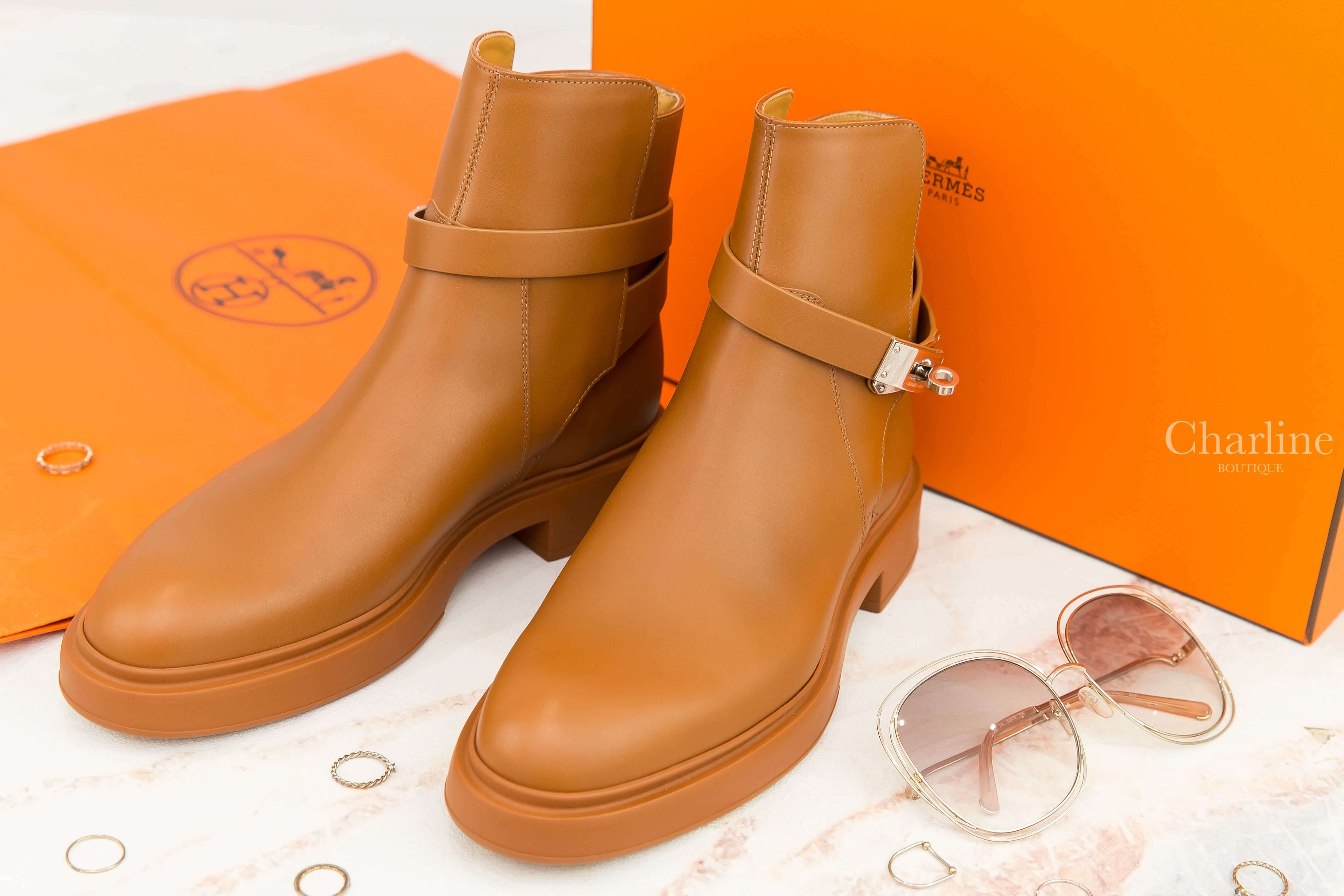 Hermès Veo Ankle Boot 自然棕色銀釦小牛皮低跟踝靴-Charline Boutique 精品代購