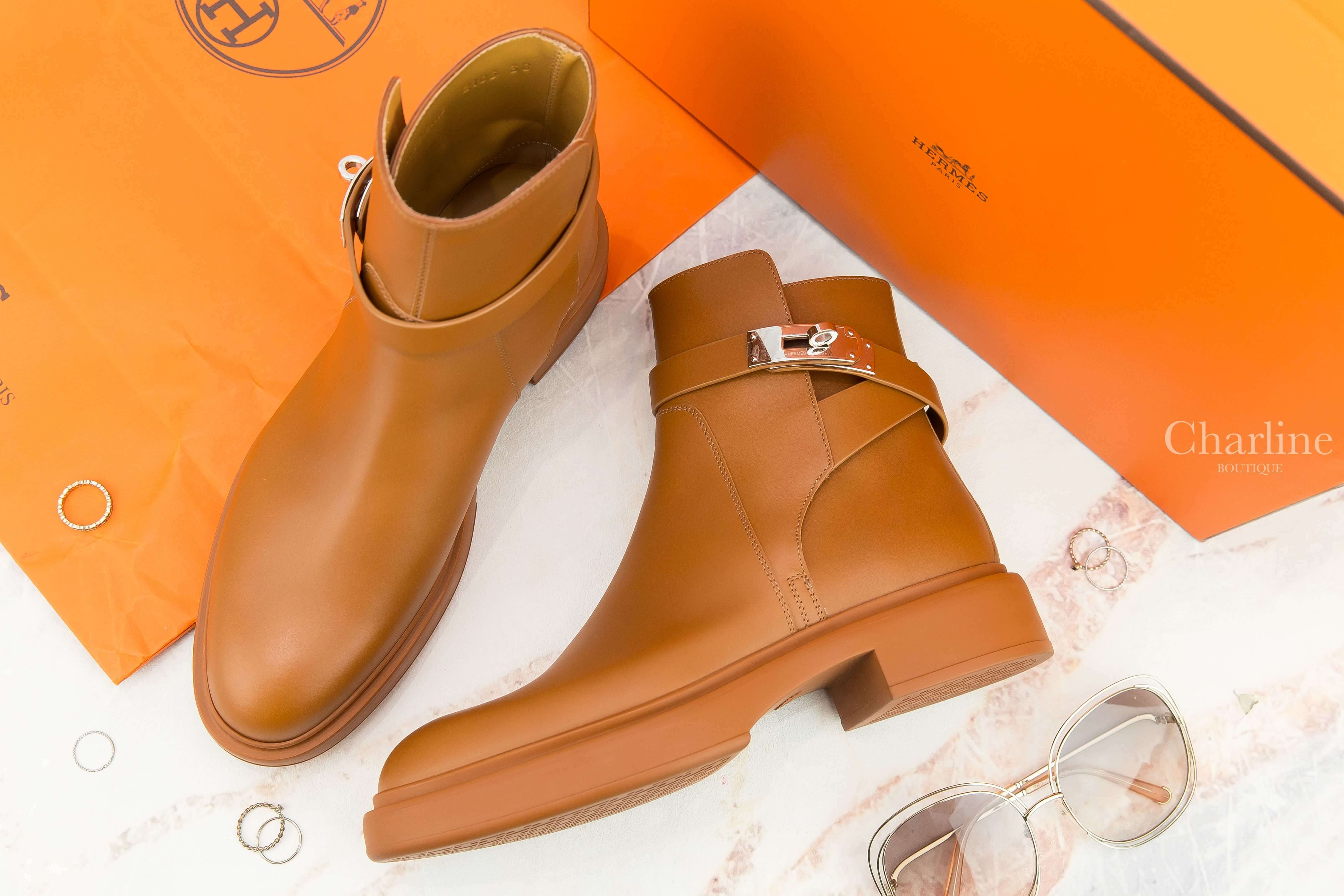 Hermès Veo Ankle Boot 自然棕色銀釦小牛皮低跟踝靴-Charline Boutique 精品代購