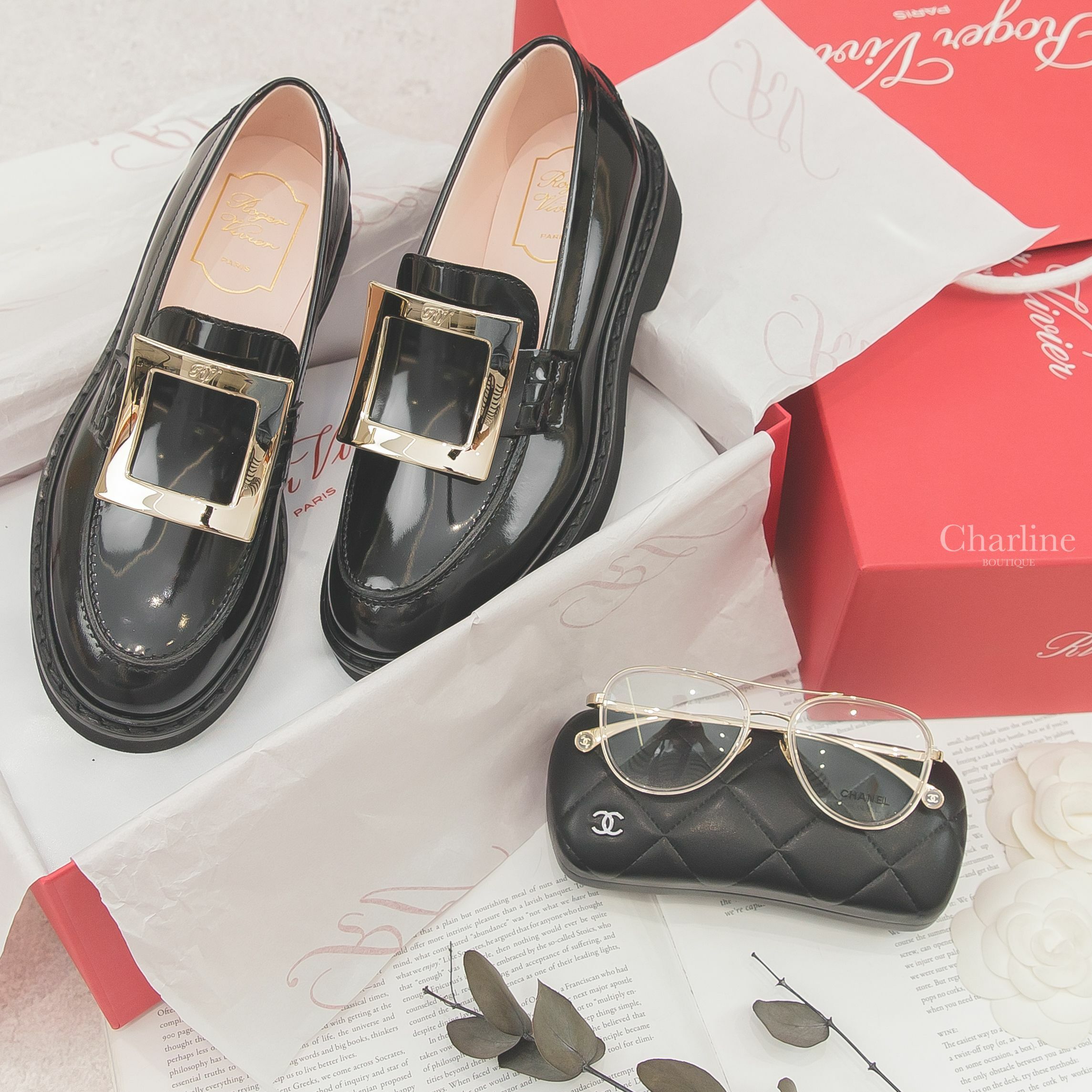 Roger Vivier Viv' Rangers Metal Buckle Loafers 黑色皮革淡金色方釦平底樂福鞋,Chanel Pilot Eyeglasses 金色飛行員邊框平光眼鏡-Charline Boutique 精品代購