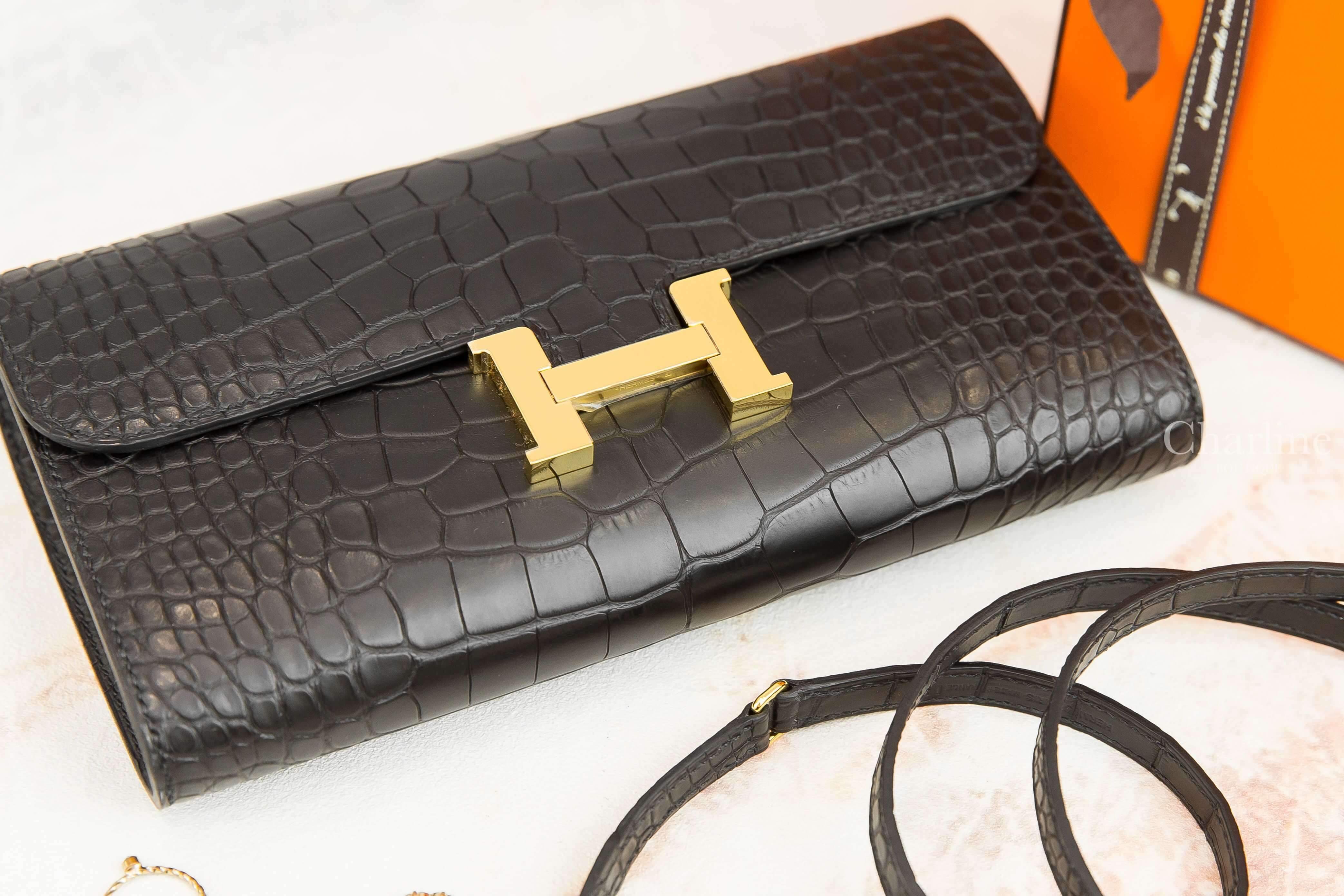 Hermès Constance Long To Go Wallet 89 Noir Z刻黑色霧面方塊鱷魚金釦肩背包-Charline Boutique 精品代購