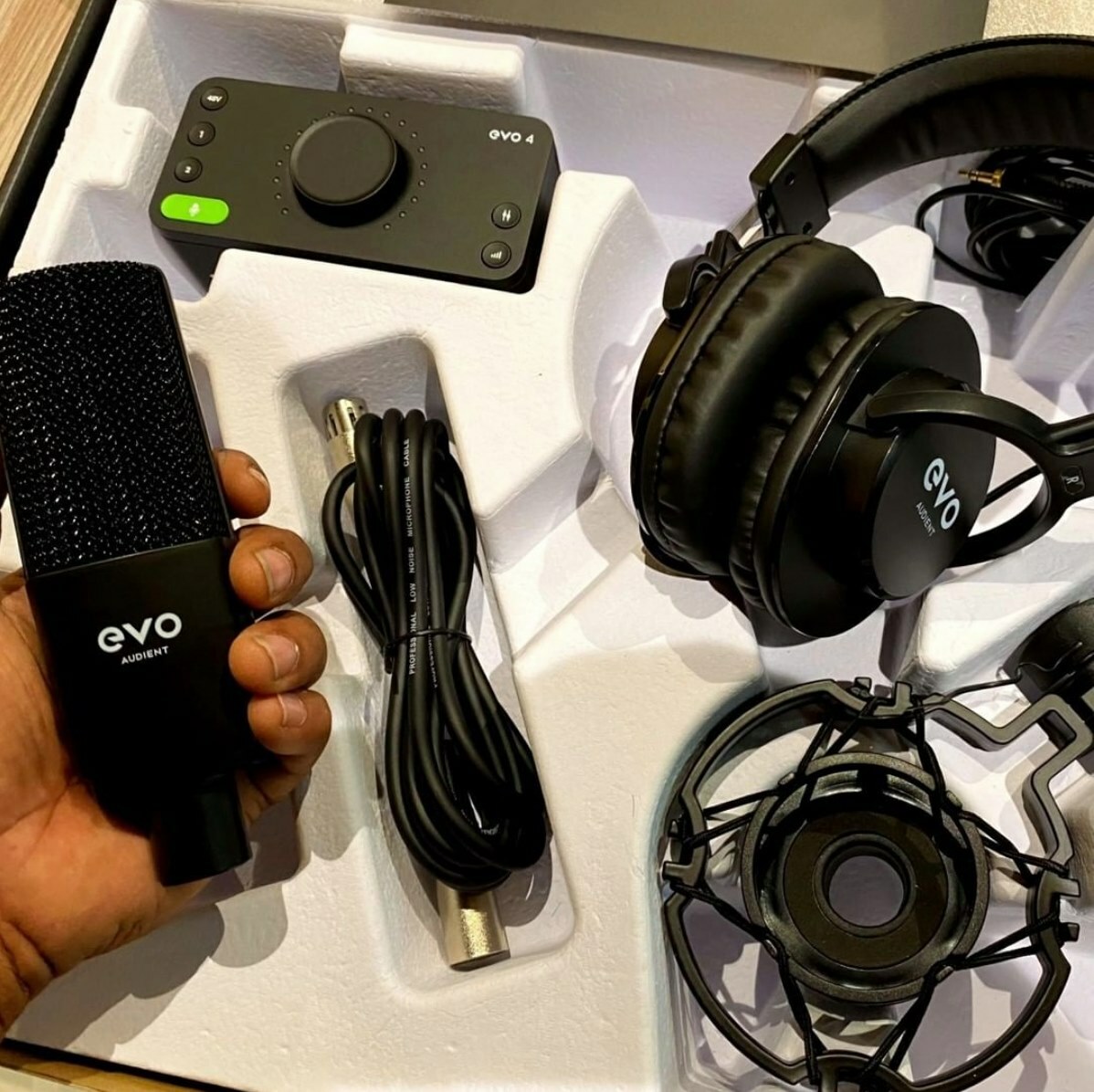 EVO Start Recording Bundle 新手套組評測 EVO Start Recording Bundle 新手套組評測