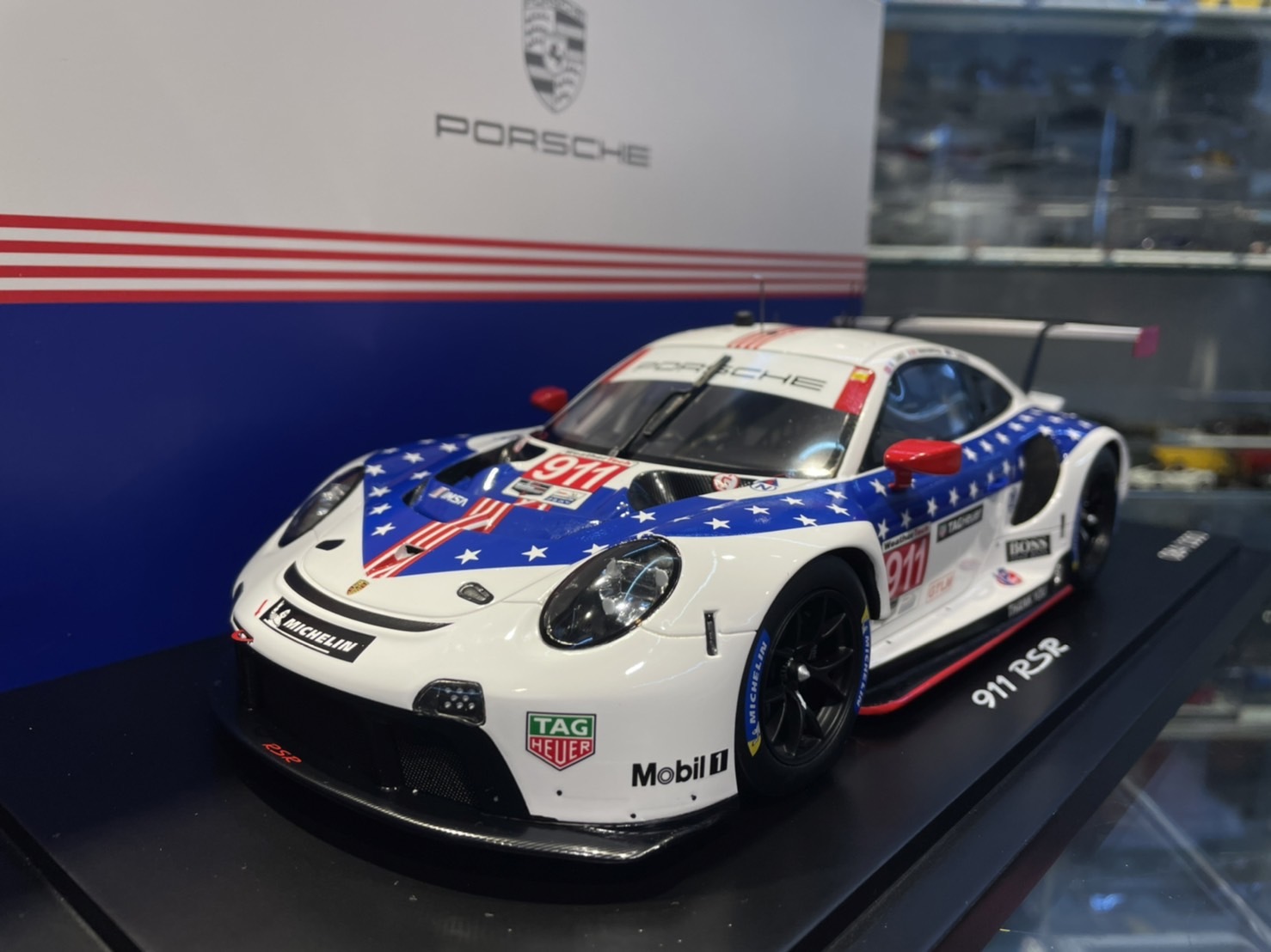 ポルシェ 911 RSR 2018LM GTE CLASS WINNER92 What's In The Box | NuNu Models Porsche 911 RSR 2018 LM GTE