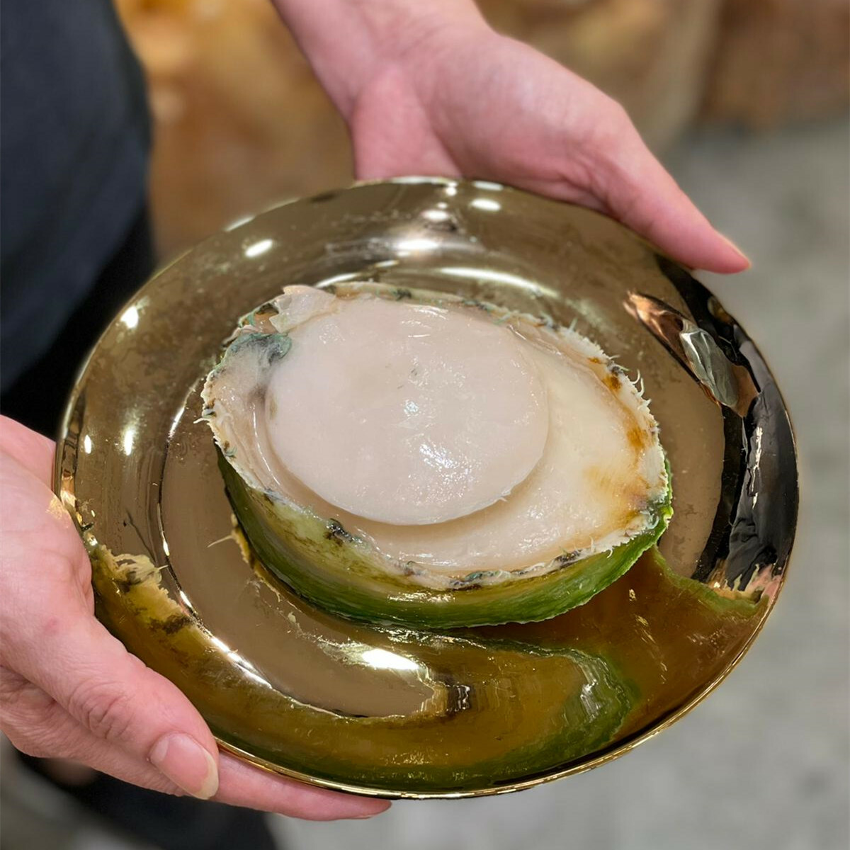 【急凍澳洲（1-2頭）鮑魚】由於每一隻的克數唔同，需要致電：25591097 查詢，或者WhatsApp ：98867492購買