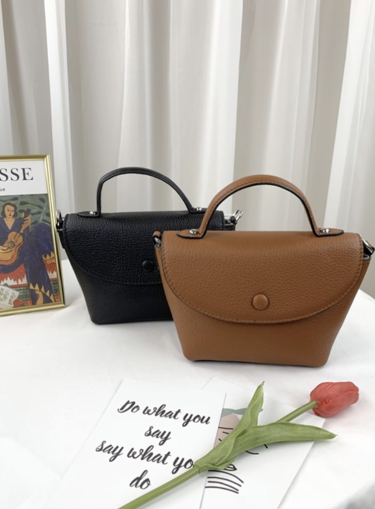 焦糖棕 真皮牛皮迷你翻蓋肩背包 / 側背包 #SM-9159