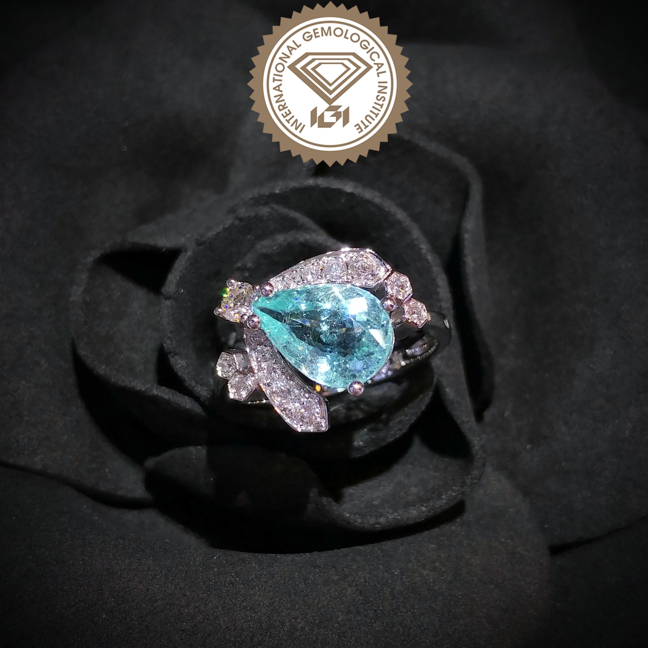 18K White Gold 2.17ct Paraiba and Diamond Ring