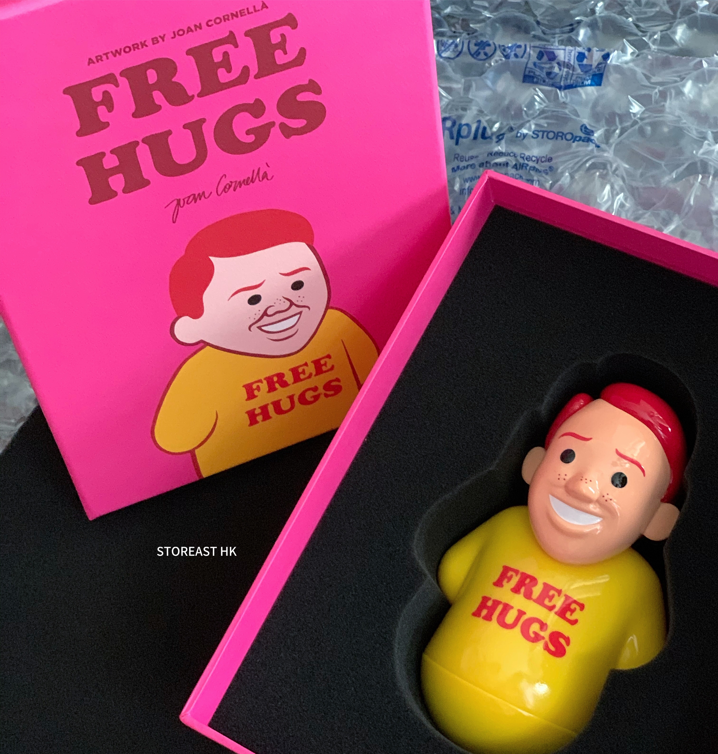 JOAN CORNELLÀ Free Hugs