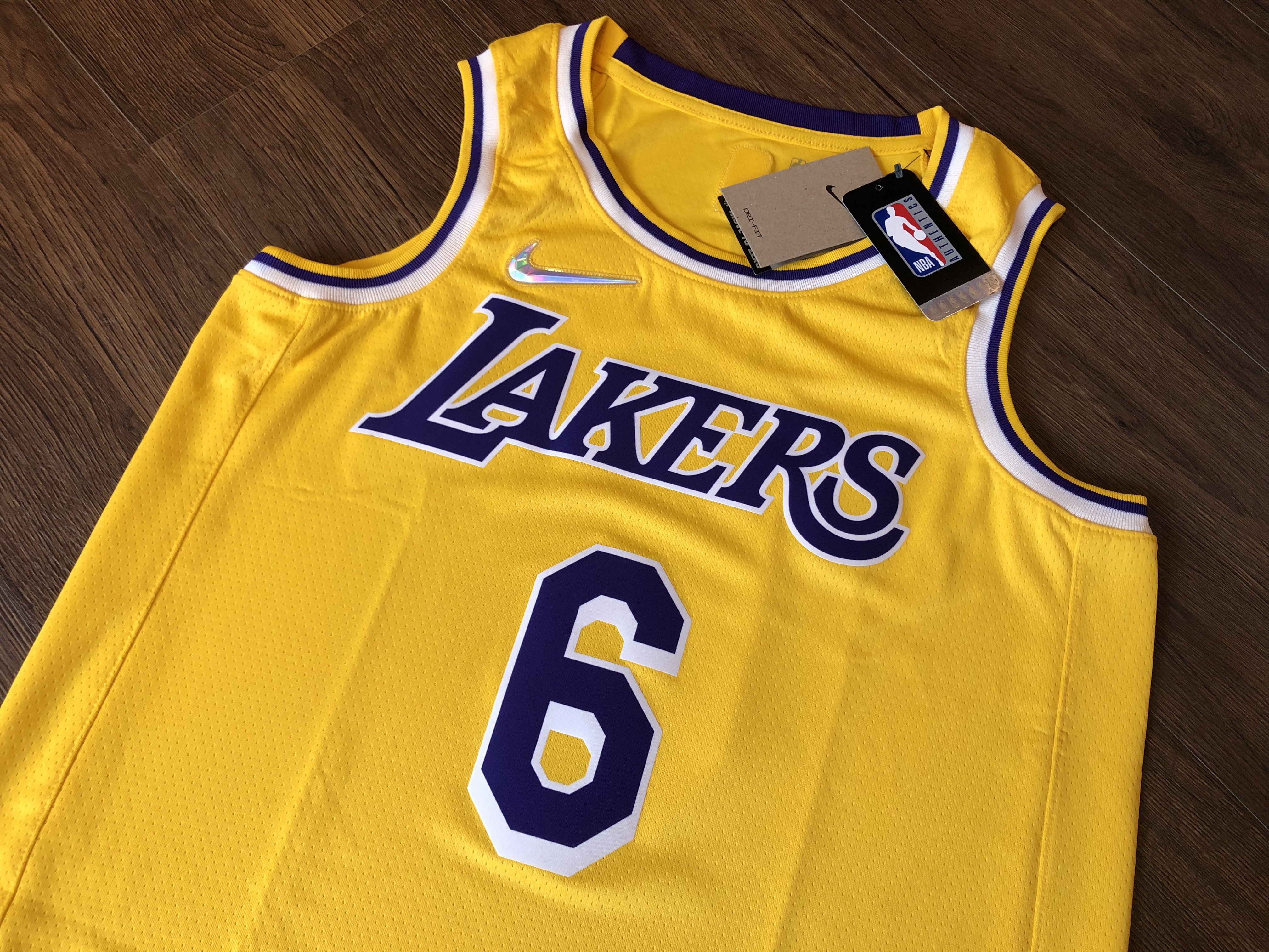 新品NBA Lebron James Lakrs75周年ユニフォーム XL 新品NBA Lebron James Lakrs75周年ユニフォーム XL