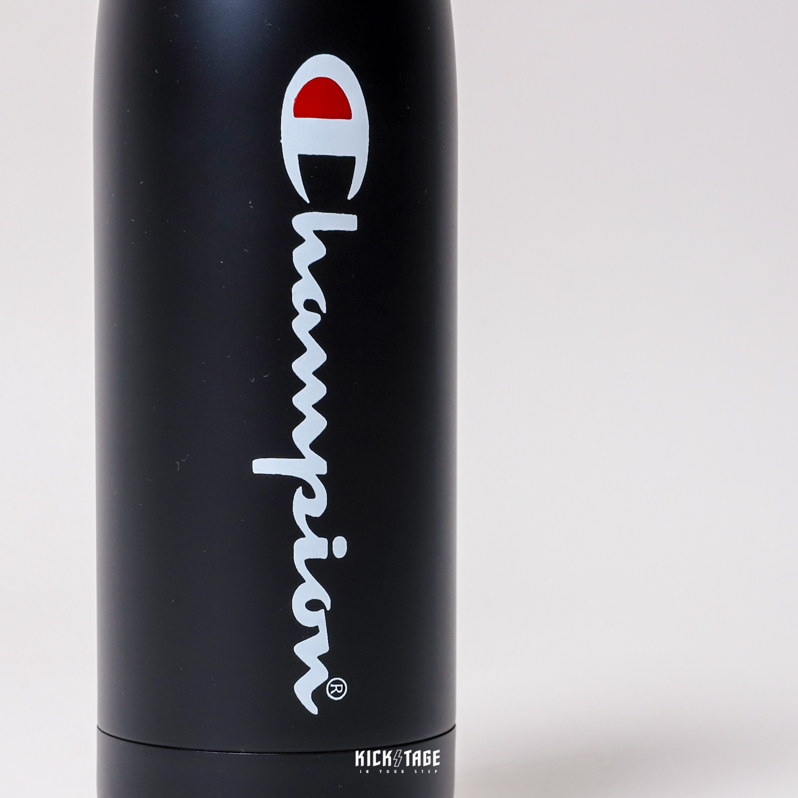 [特價商品無退換] CHAMPION BOTTLE 黑色 草寫LOGO 不鏽鋼保溫杯 保溫瓶 500ML 運動水壺【CP007-BK】