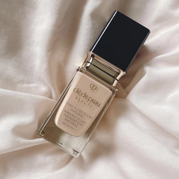 Cle de Peau Beaute Radiant Fluid Foundation Natural 鑽光透薄修護粉底液 SPF25 PA ++ 35ml