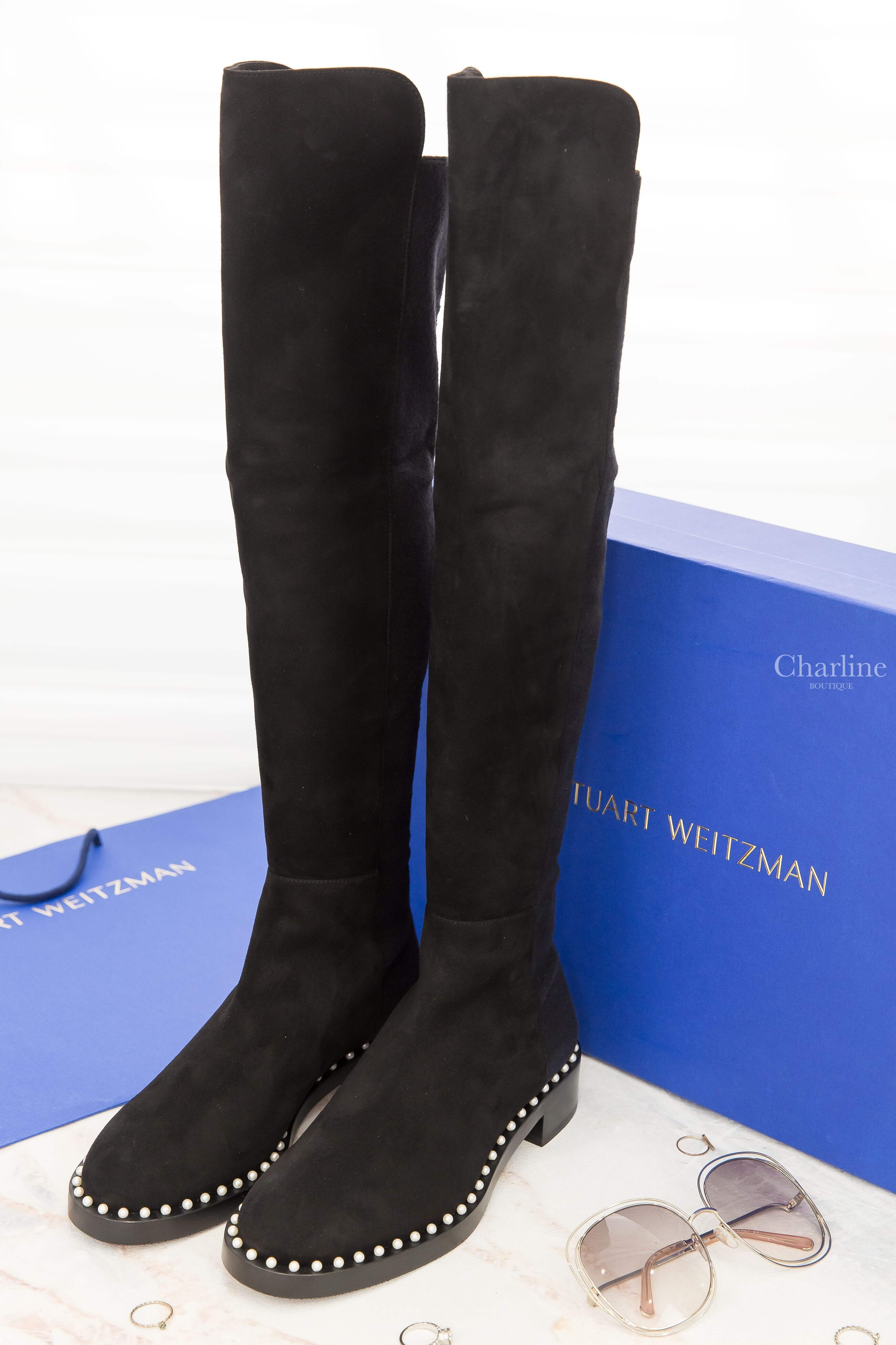 Stuart Weitzman 5050 Pearl 黑色麂皮白色珍珠滾邊低跟長靴-Charline Boutique 精品代購