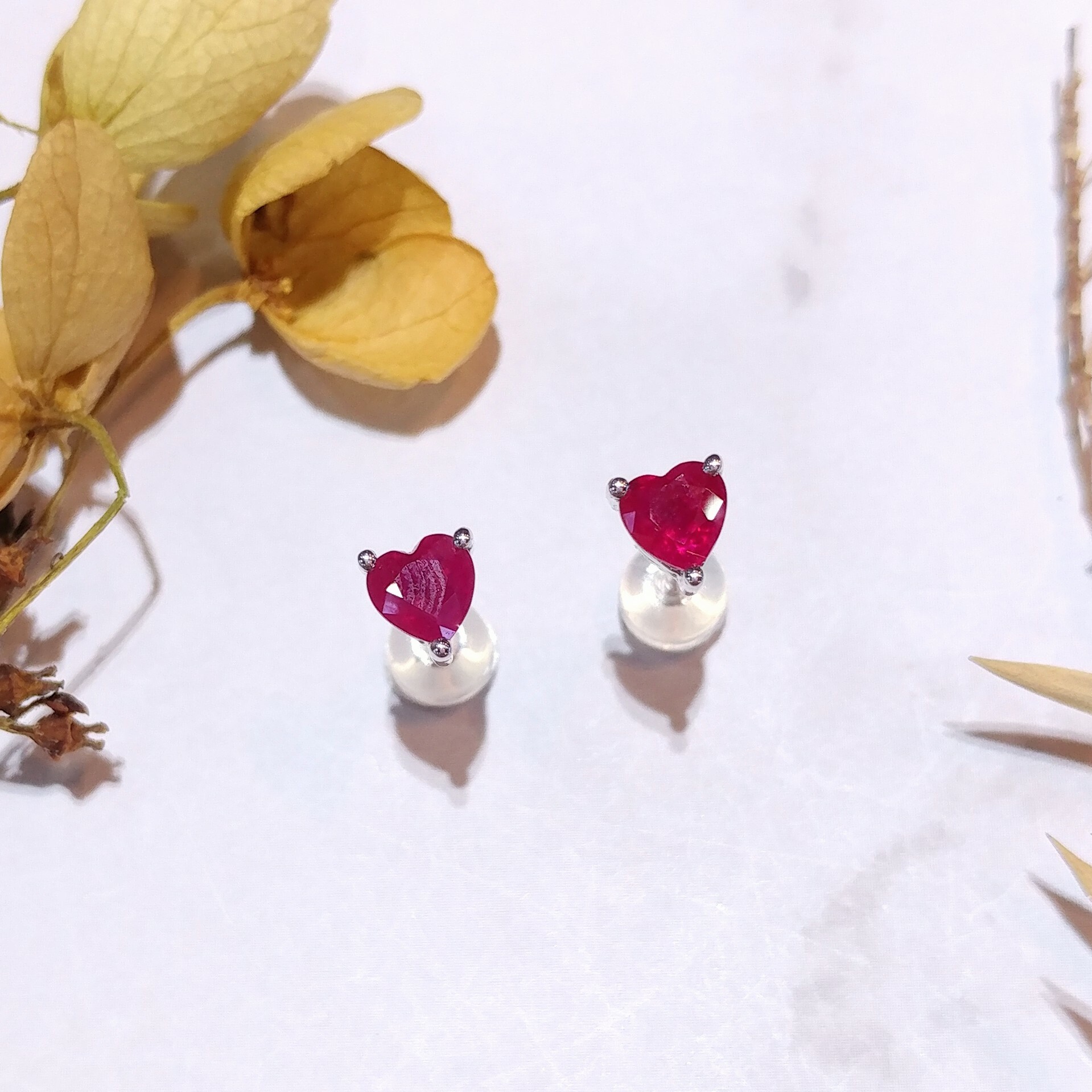 全新18K白金【主石1卡4份心形紅寶石】耳環
