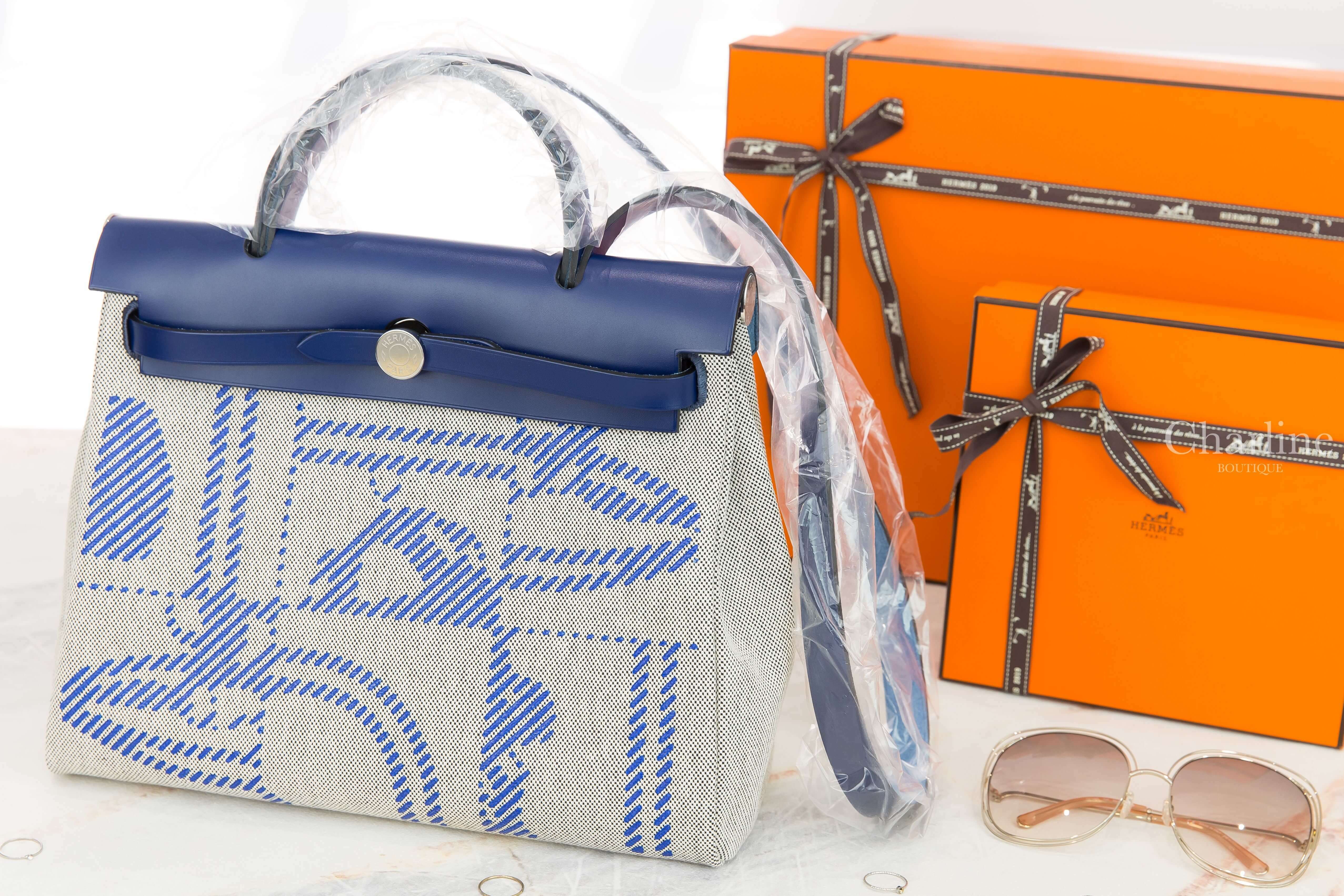 Hermès Herbag Zip 31cm Retourne Bag Z刻法國藍/黑色/藍寶石色馬轡圖騰銀釦手提肩背包-Charline Boutique 精品代購