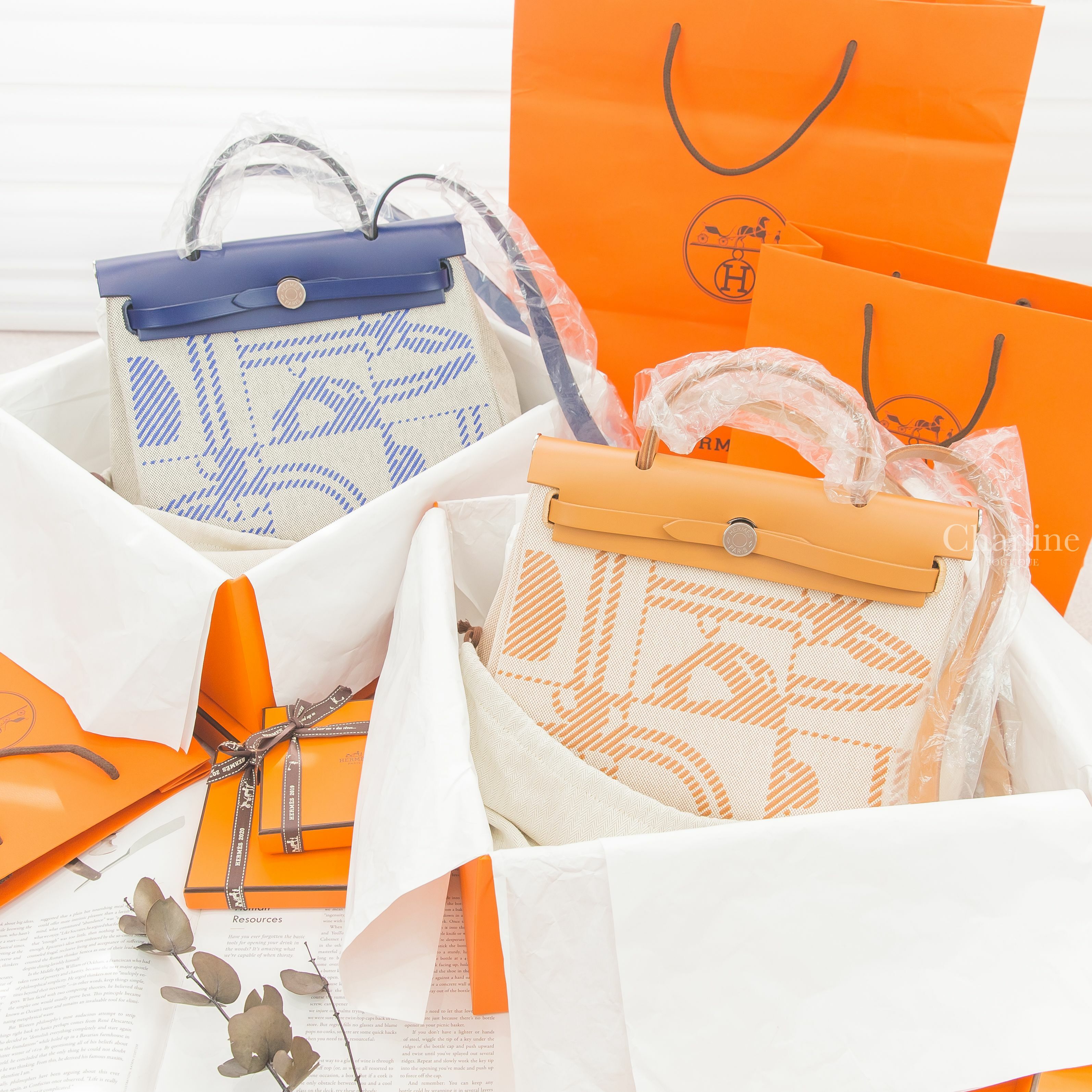 Hermès Herbag Zip 31cm 法國藍/黑色/藍寶石色馬轡圖騰銀釦手提肩背包,Hermès Herbag Zip 31cm 自然沙色/淺褐米色馬轡圖騰銀釦手提肩背包-Charline Boutique 精品代購