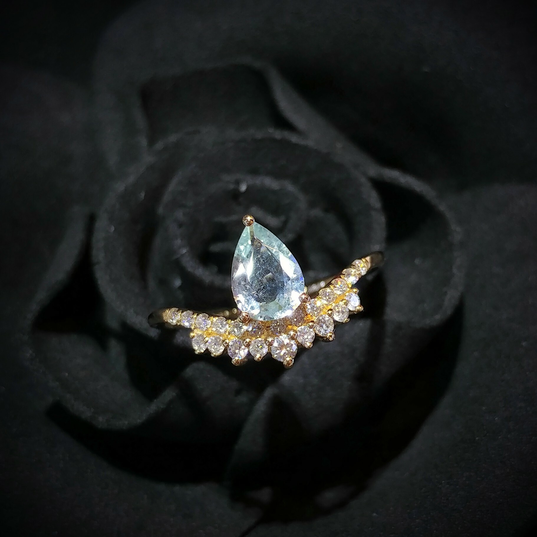 18K Gold 0.50ct Paraiba and Diamond Ring