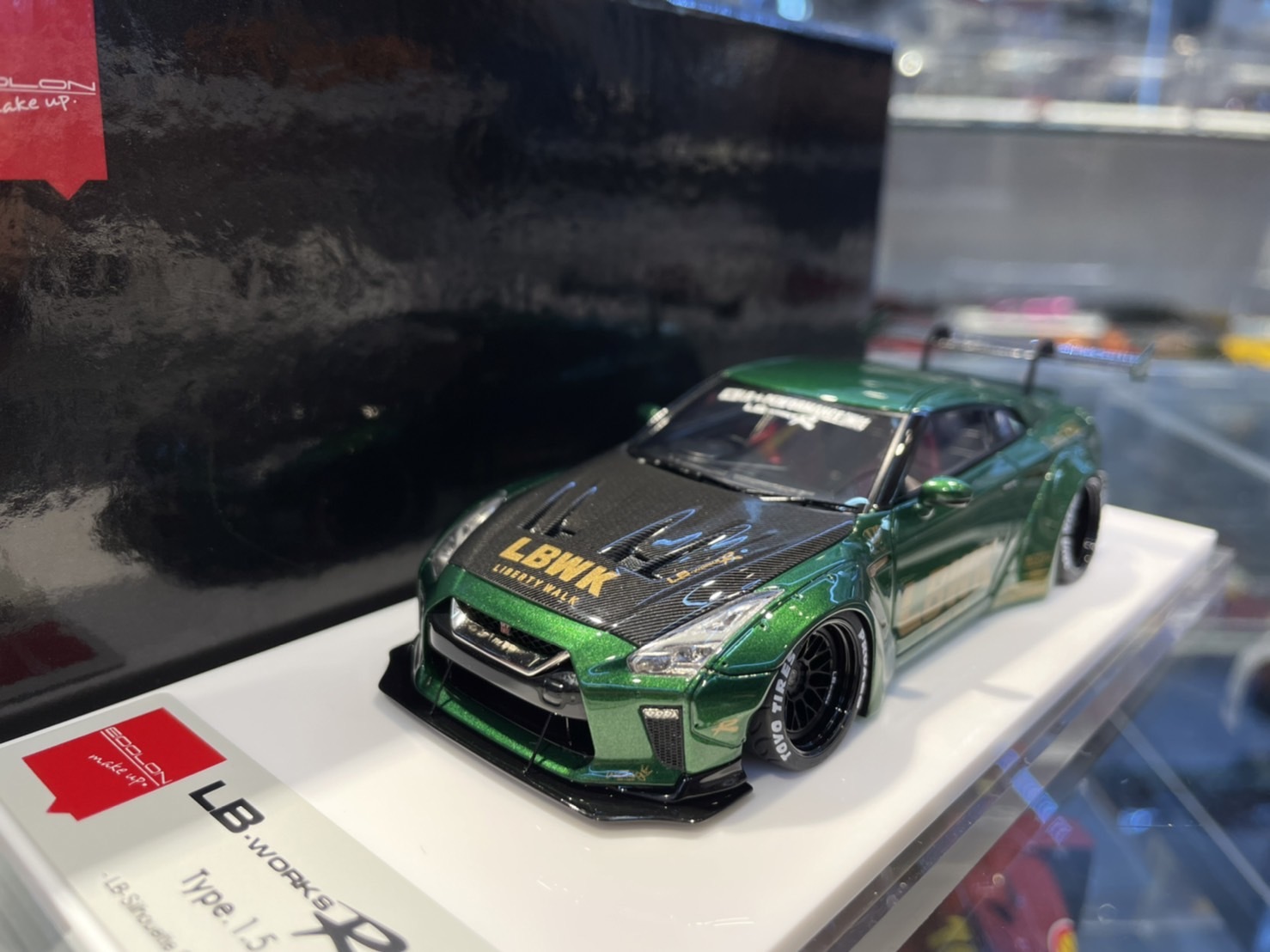 Make Up GTR［LB店舗限定］Matte Dark Green LIBERTY WALK×XLARGE 1/43 MakeUP LB-Silhouette WORKS GTR GREEN - LB